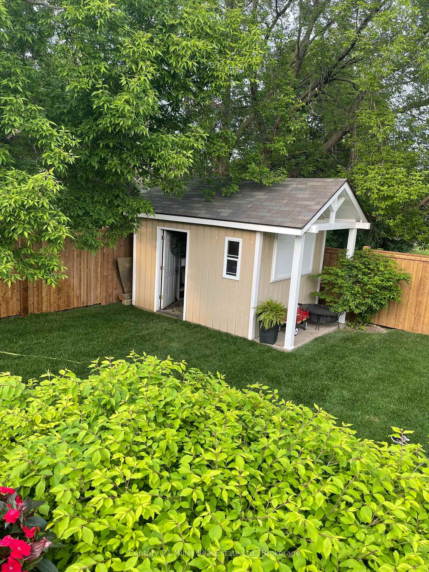 Photo 76 of 30 Grande Avenue, Hamilton, Stoney Creek — HOMEH