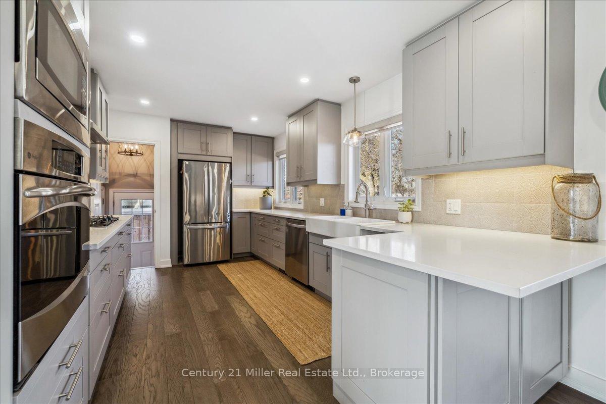 Photo 13 of 30 Grande Avenue, Hamilton, Stoney Creek — HOMEH