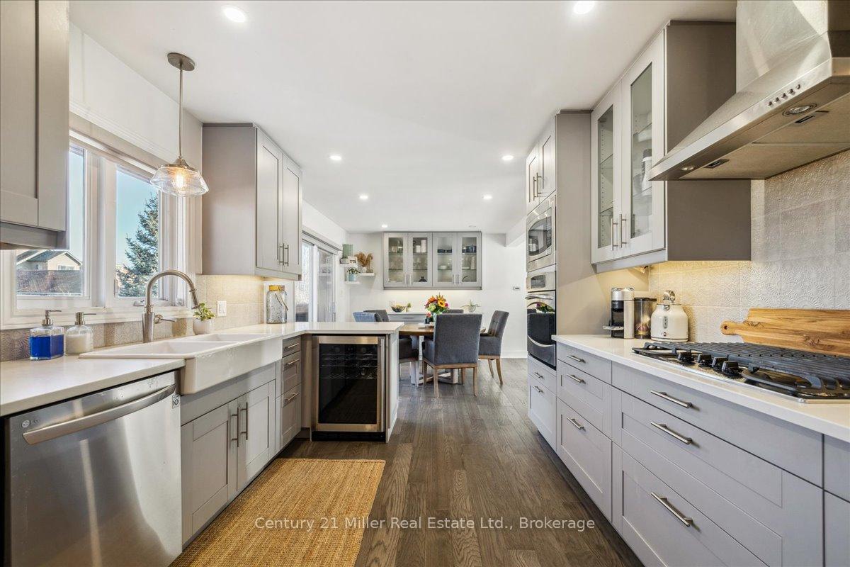 Photo 17 of 30 Grande Avenue, Hamilton, Stoney Creek — HOMEH