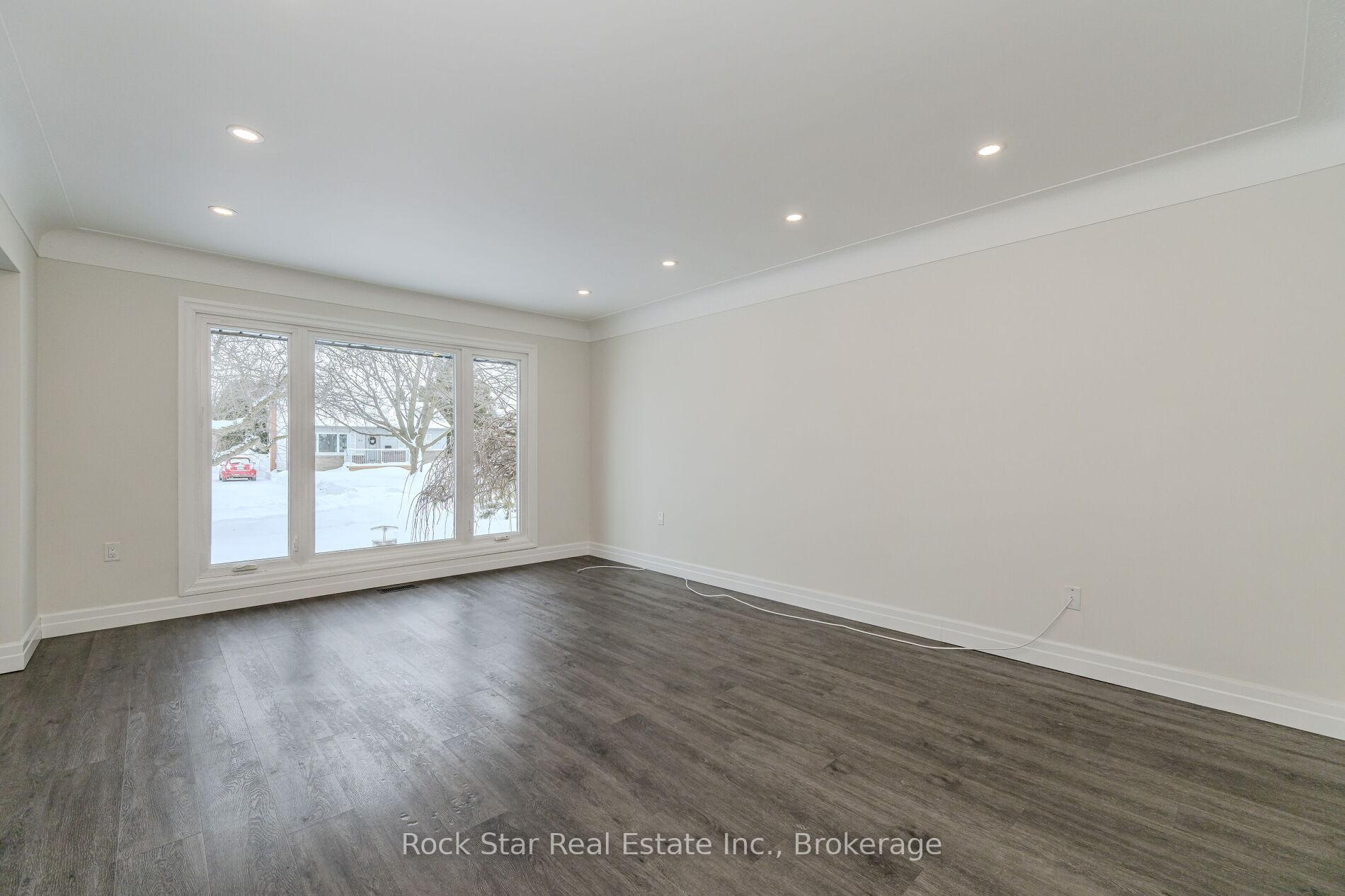 Photo 24 of 99 Dana Drive, Hamilton, Balfour — HOMEH