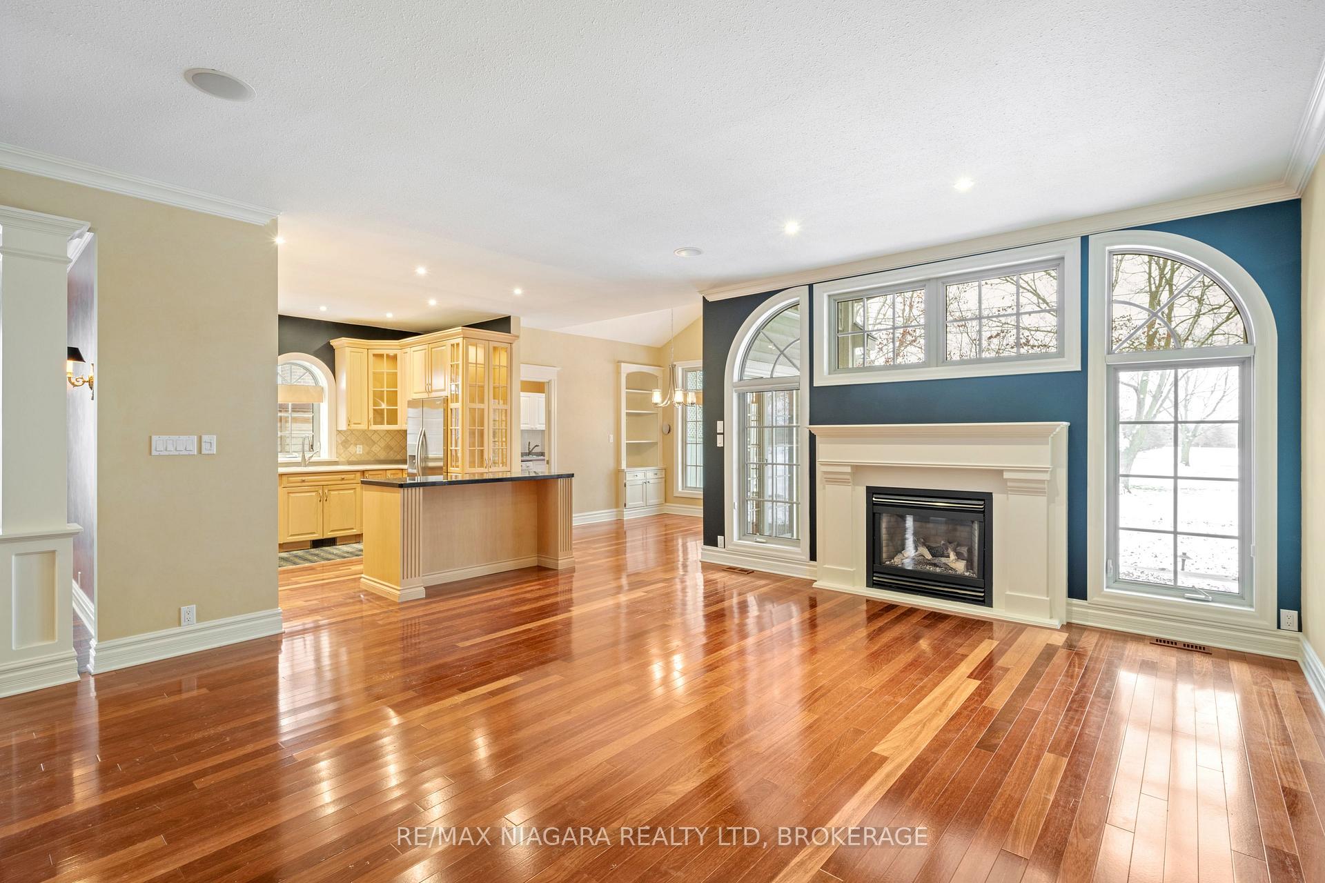 Photo 5 of 55 Highland Avenue, St. Catharines, Old Glenridge — HOMEH