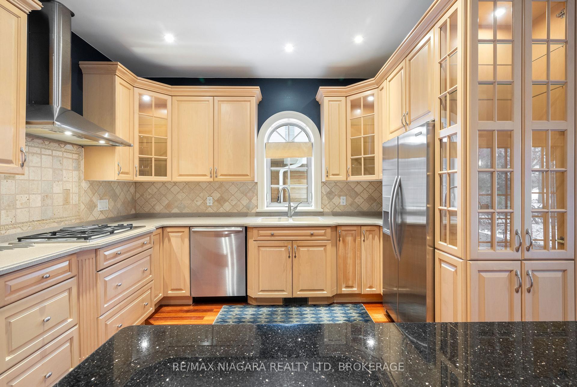 Photo 8 of 55 Highland Avenue, St. Catharines, Old Glenridge — HOMEH