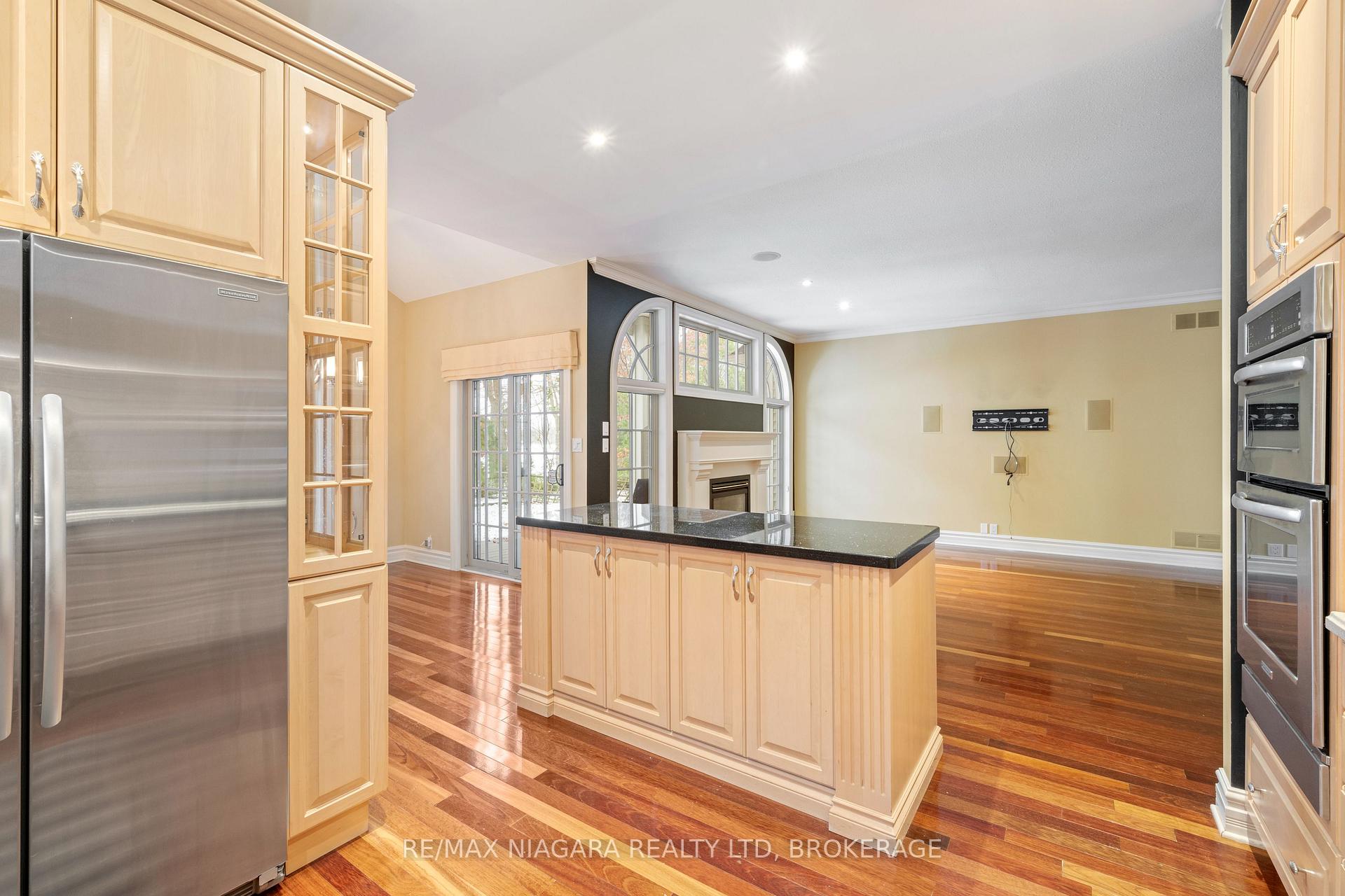 Photo 11 of 55 Highland Avenue, St. Catharines, Old Glenridge — HOMEH