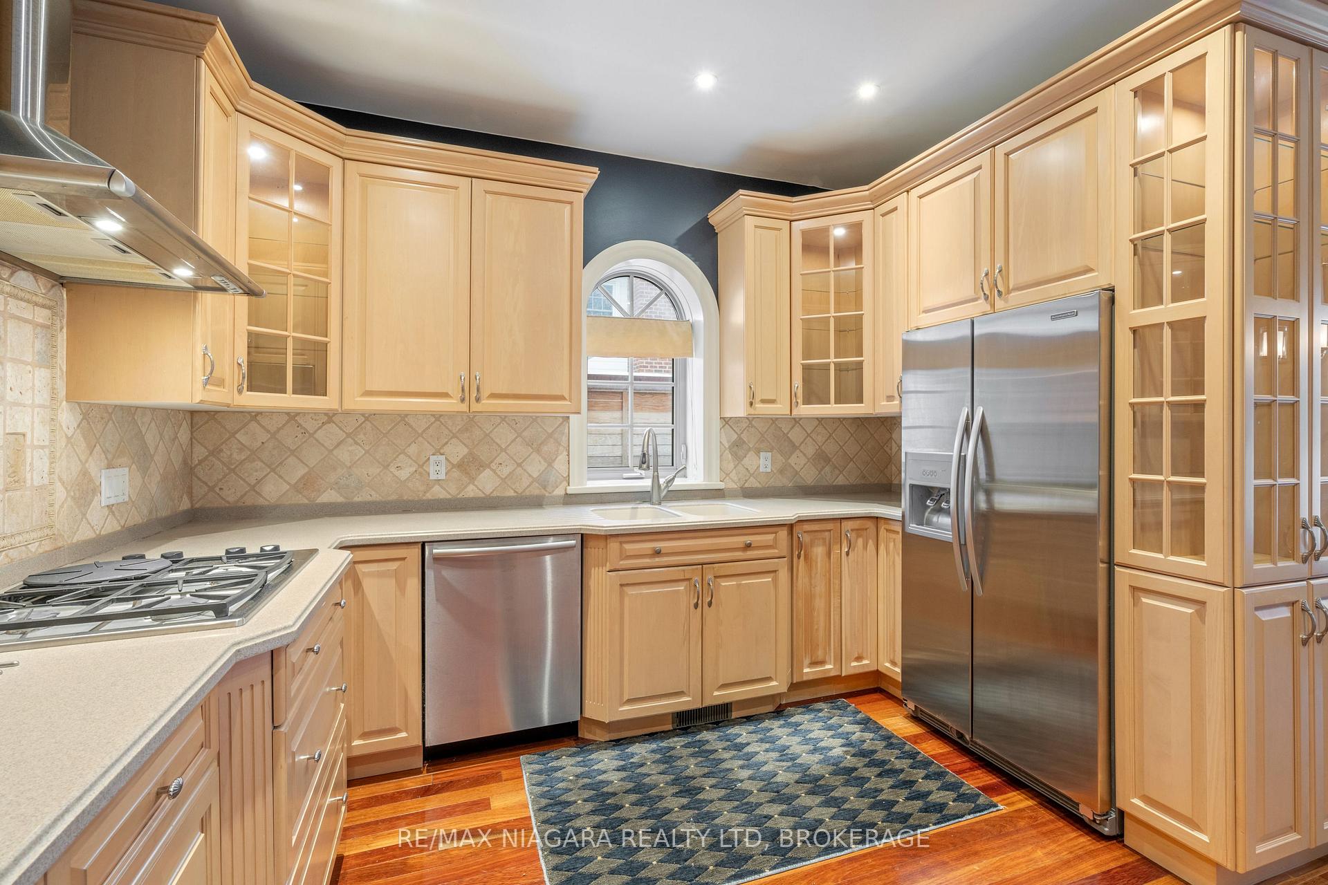 Photo 13 of 55 Highland Avenue, St. Catharines, Old Glenridge — HOMEH