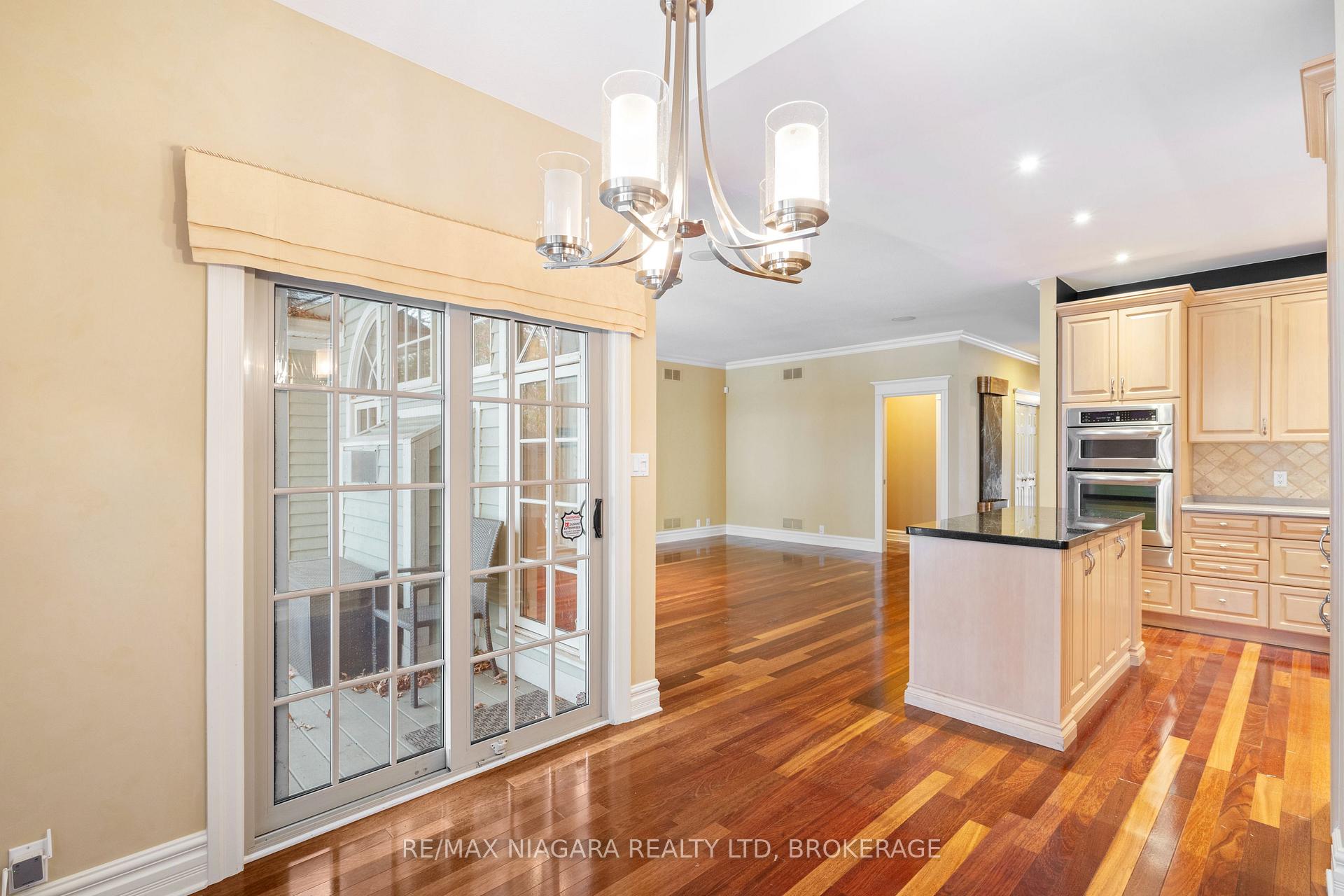 Photo 14 of 55 Highland Avenue, St. Catharines, Old Glenridge — HOMEH