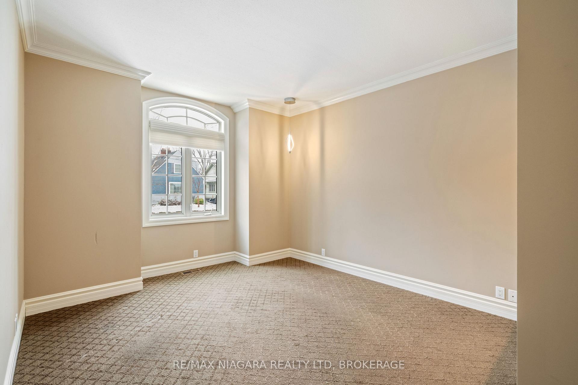Photo 16 of 55 Highland Avenue, St. Catharines, Old Glenridge — HOMEH
