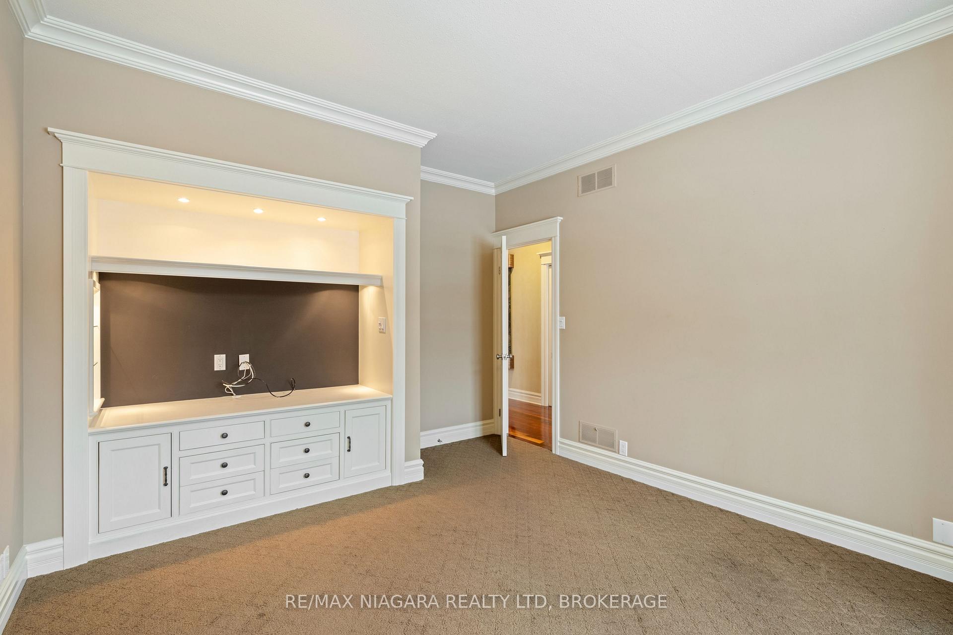 Photo 17 of 55 Highland Avenue, St. Catharines, Old Glenridge — HOMEH