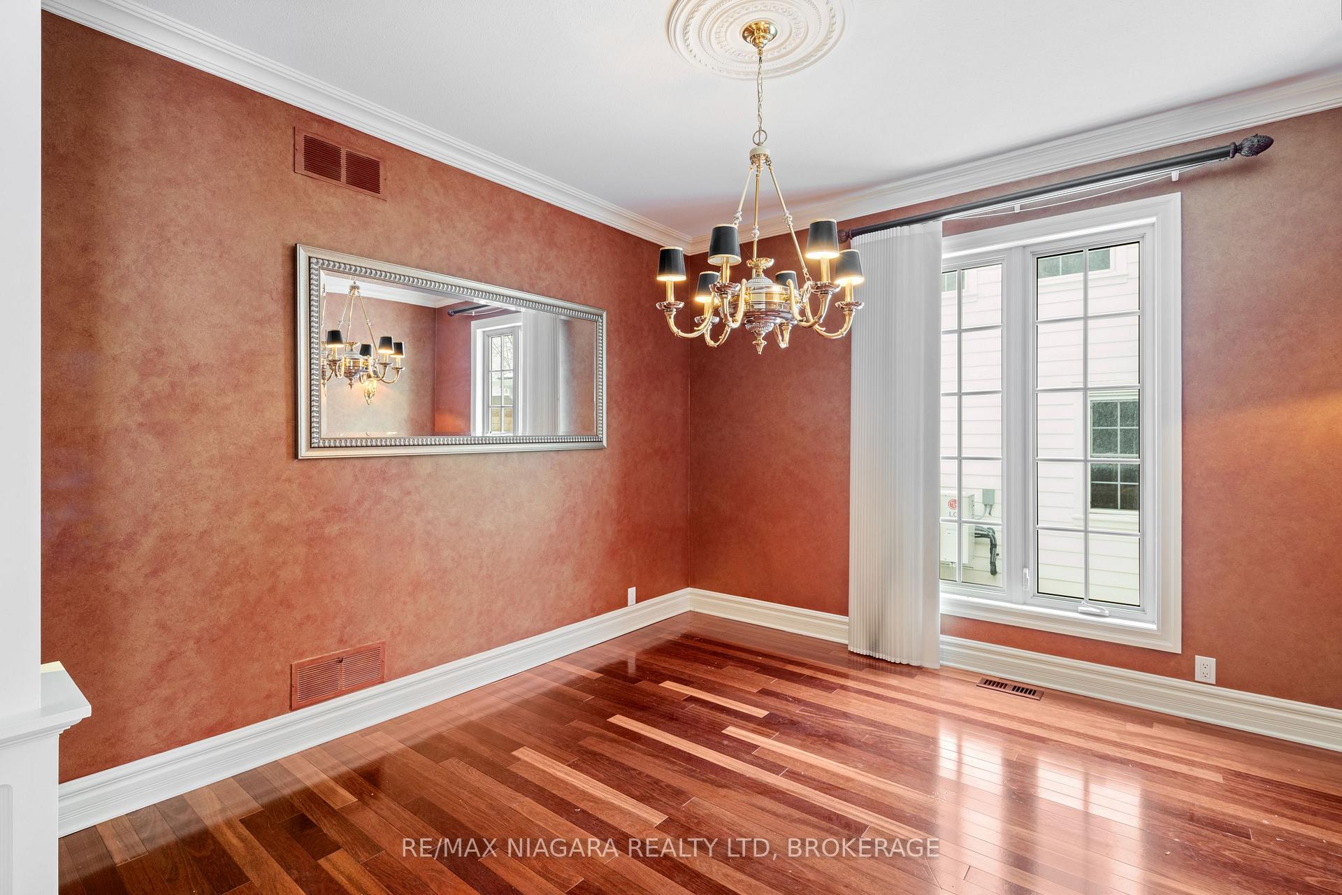 Photo 18 of 55 Highland Avenue, St. Catharines, Old Glenridge — HOMEH