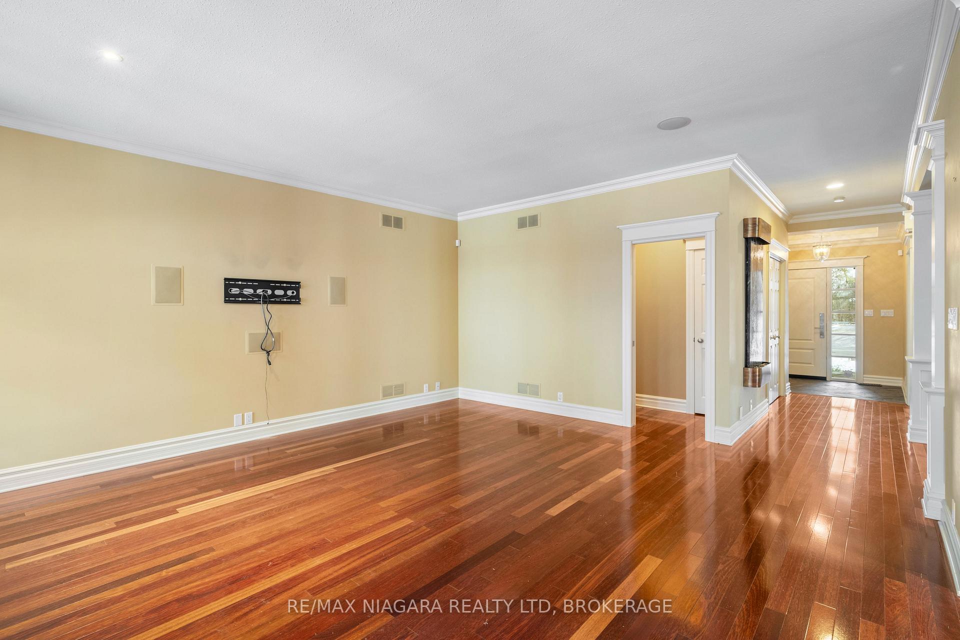 Photo 20 of 55 Highland Avenue, St. Catharines, Old Glenridge — HOMEH