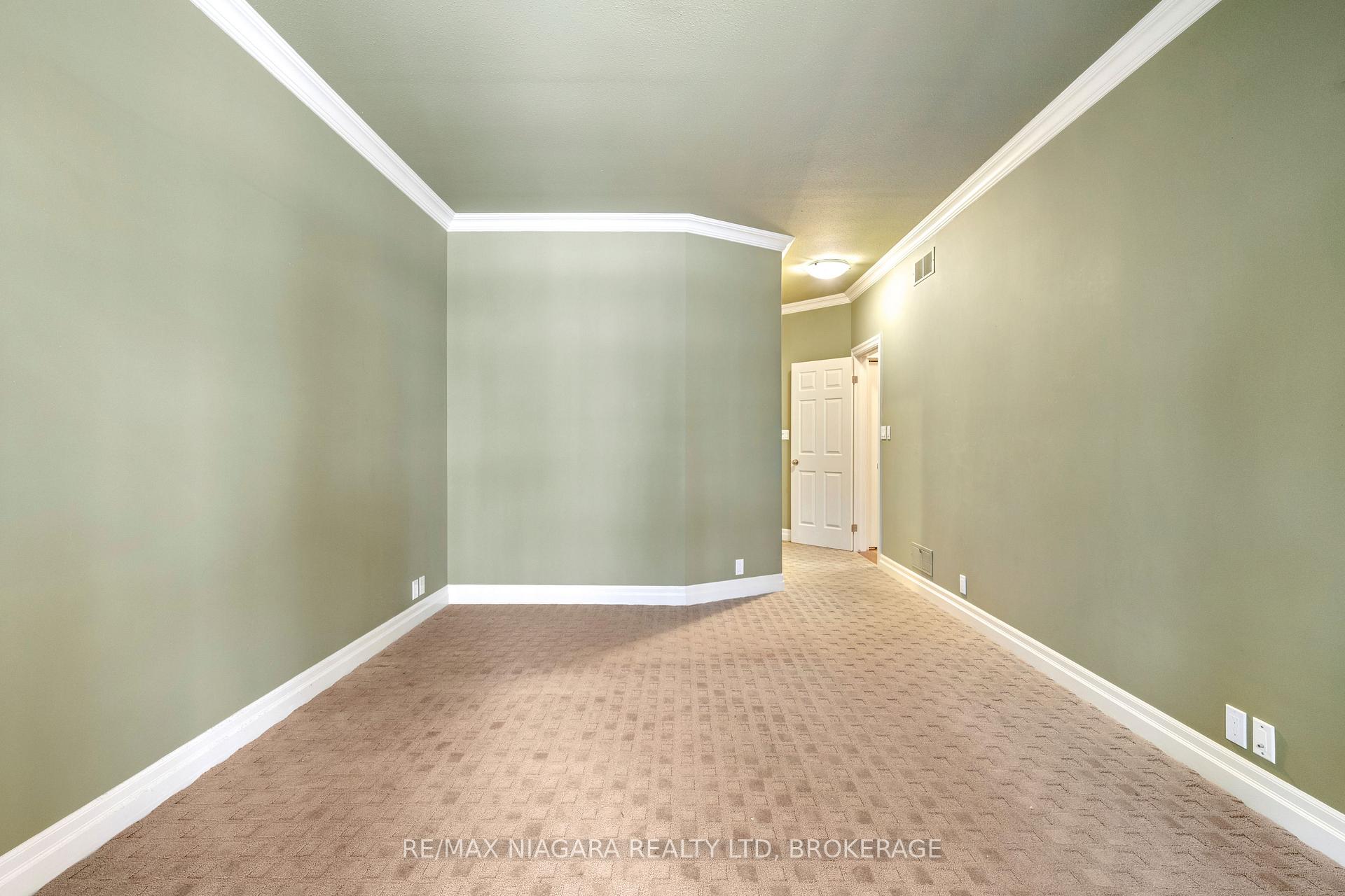 Photo 27 of 55 Highland Avenue, St. Catharines, Old Glenridge — HOMEH