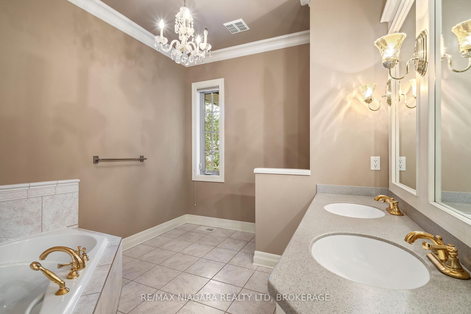 Photo 28 of 55 Highland Avenue, St. Catharines, Old Glenridge — HOMEH