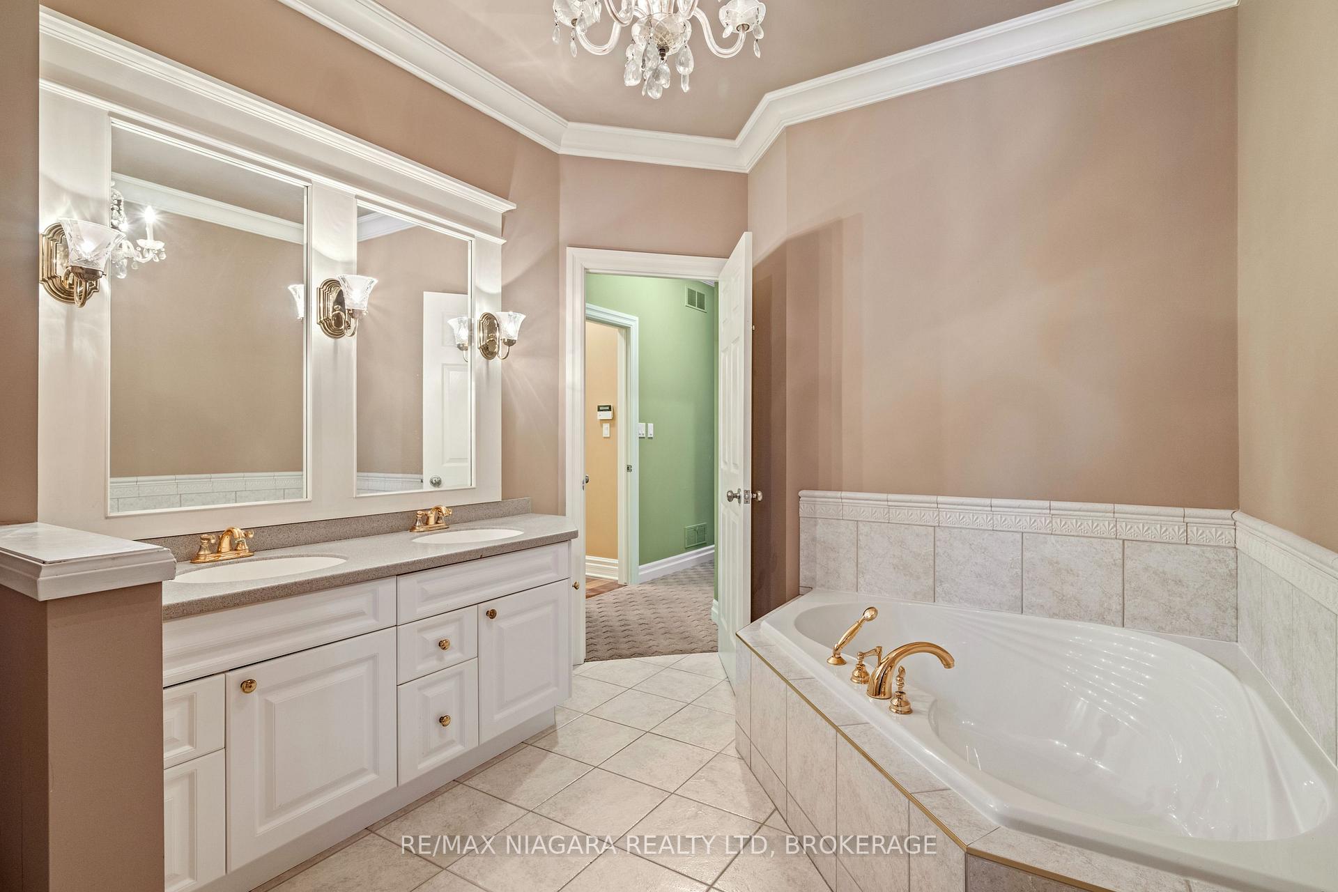 Photo 29 of 55 Highland Avenue, St. Catharines, Old Glenridge — HOMEH