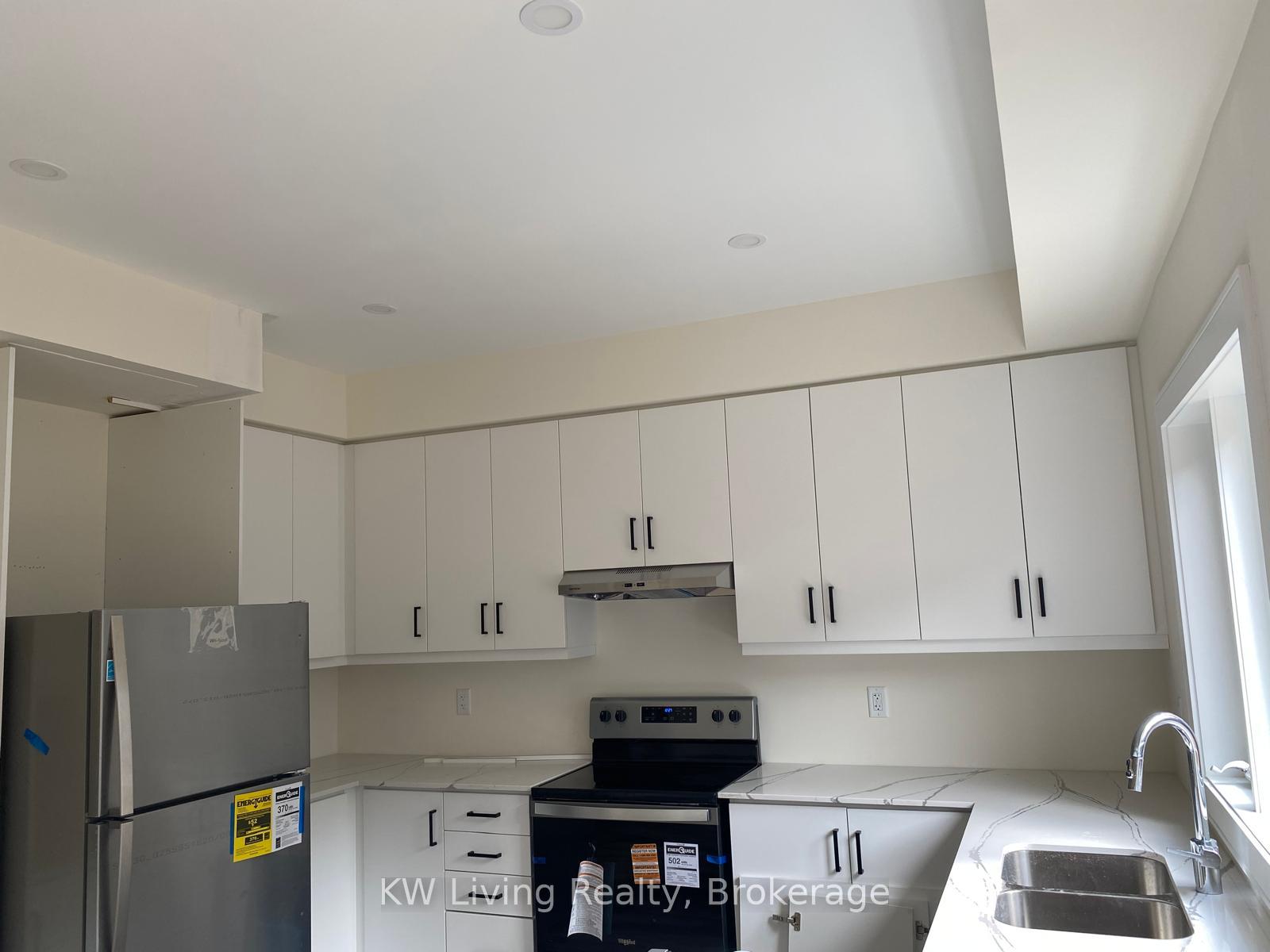 Photo 8 of Unit 502, 1695 Dersan Street, Pickering, Duffin Heights — HOMEH