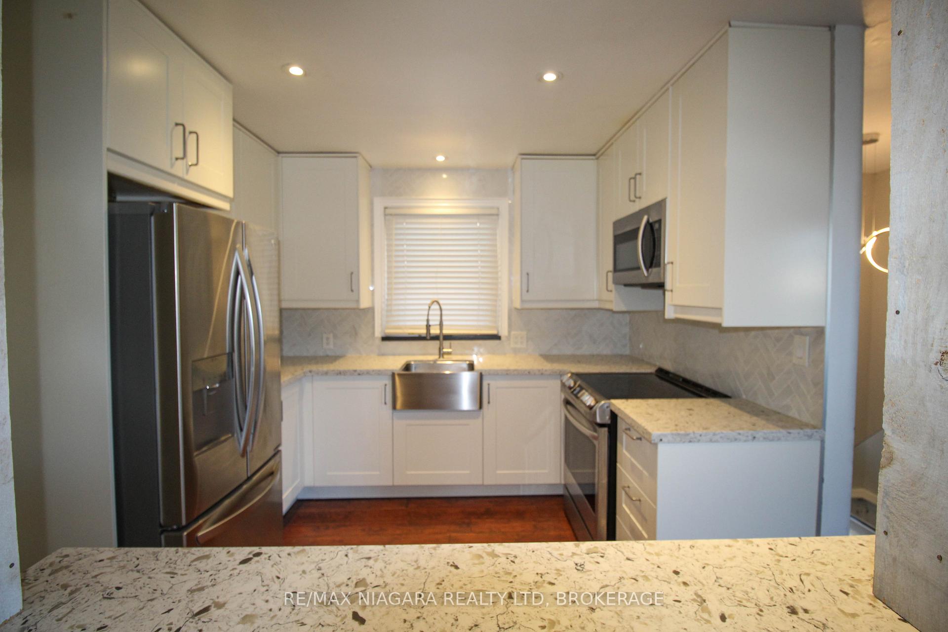 Photo 4 of 37 Margery Avenue, St. Catharines, Haig — HOMEH