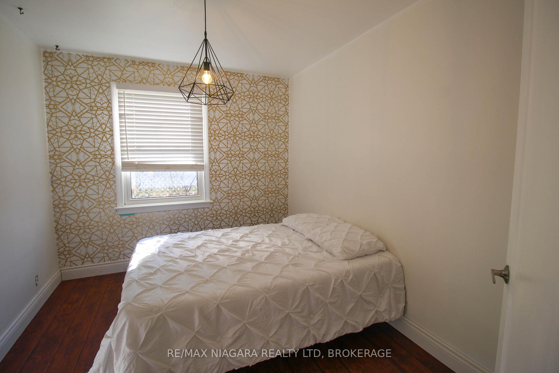 Photo 7 of 37 Margery Avenue, St. Catharines, Haig — HOMEH