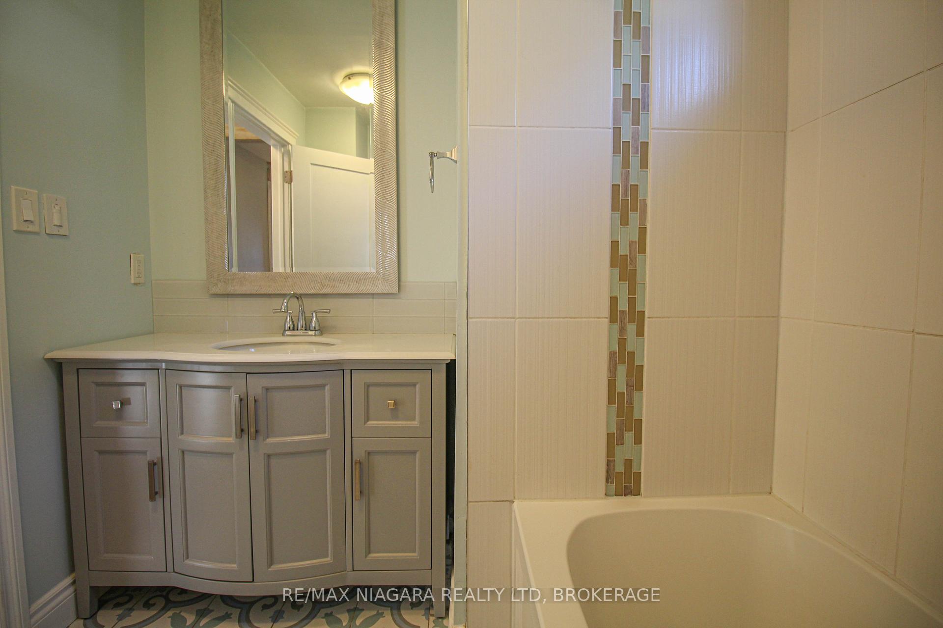 Photo 8 of 37 Margery Avenue, St. Catharines, Haig — HOMEH