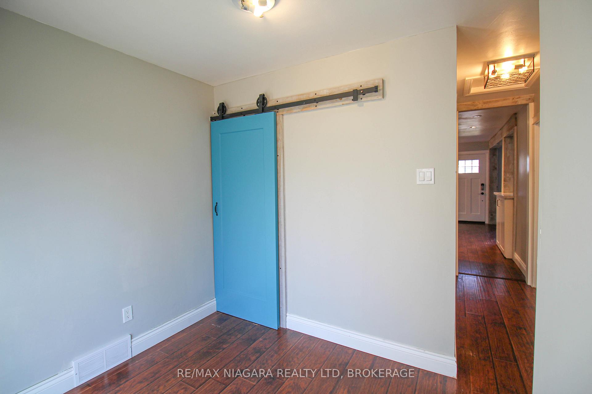 Photo 11 of 37 Margery Avenue, St. Catharines, Haig — HOMEH