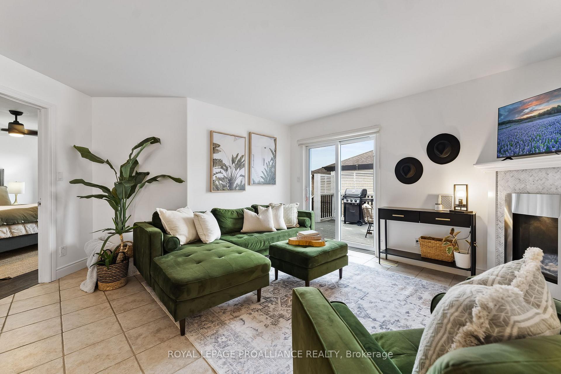 Photo 14 of 10 Cooper Court, Brighton — HOMEH