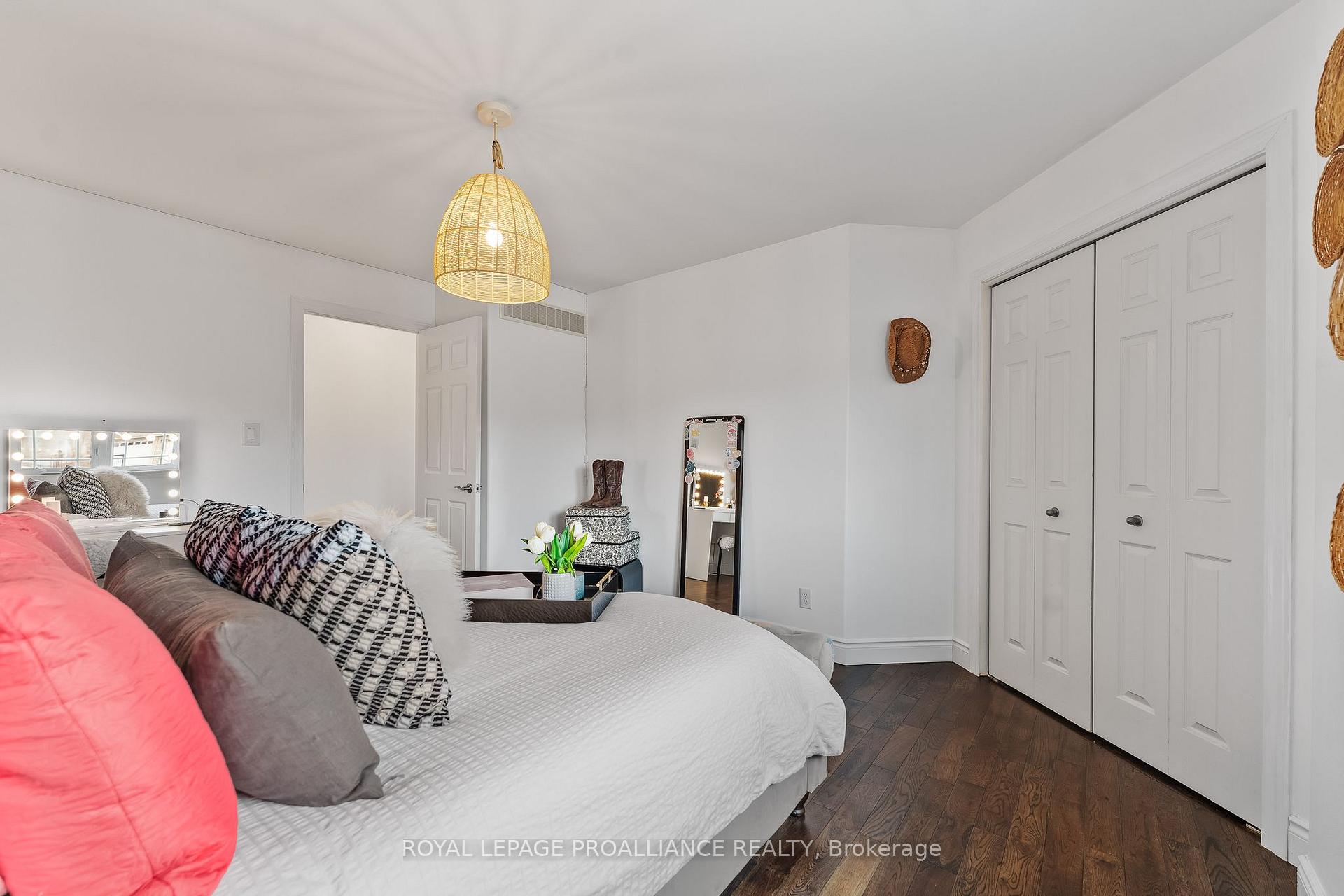 Photo 20 of 10 Cooper Court, Brighton — HOMEH