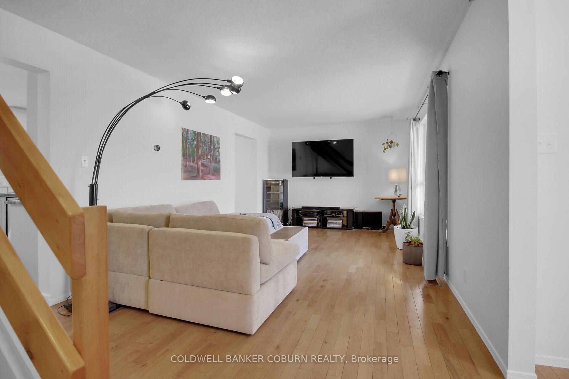 Photo 30 of 31 Ormsby Drive, Ottawa, Richmond — HOMEH