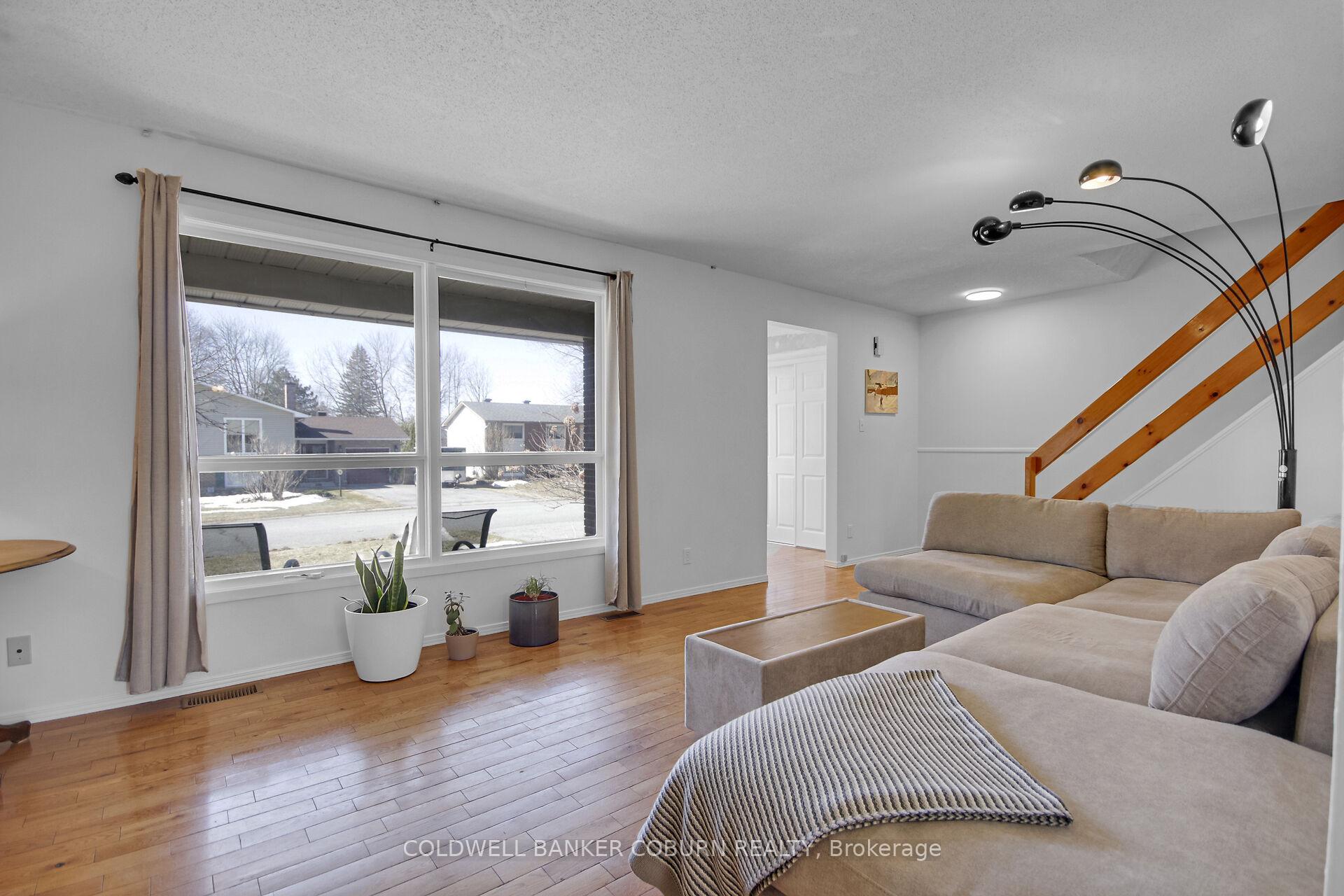 Photo 33 of 31 Ormsby Drive, Ottawa, Richmond — HOMEH