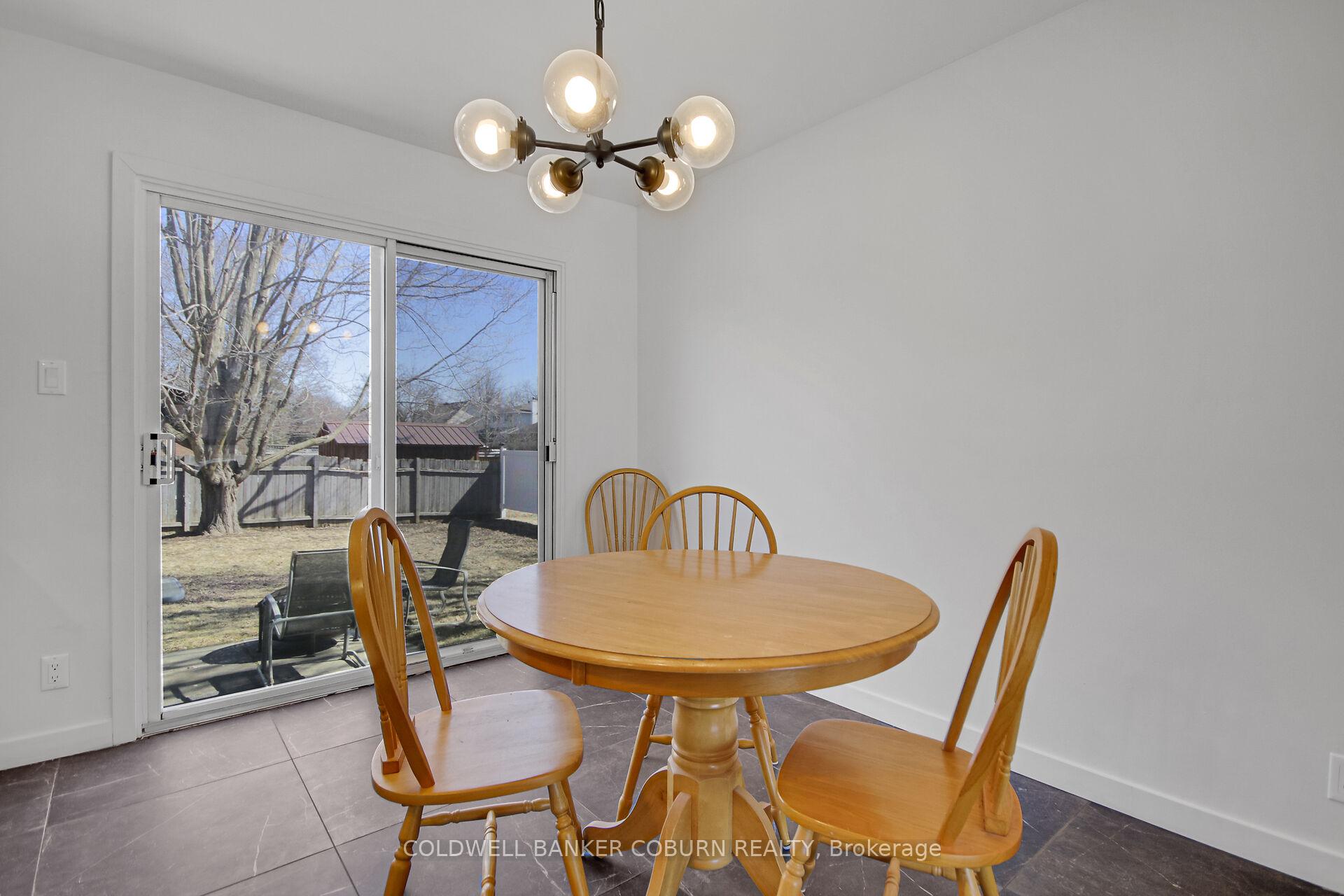 Photo 36 of 31 Ormsby Drive, Ottawa, Richmond — HOMEH