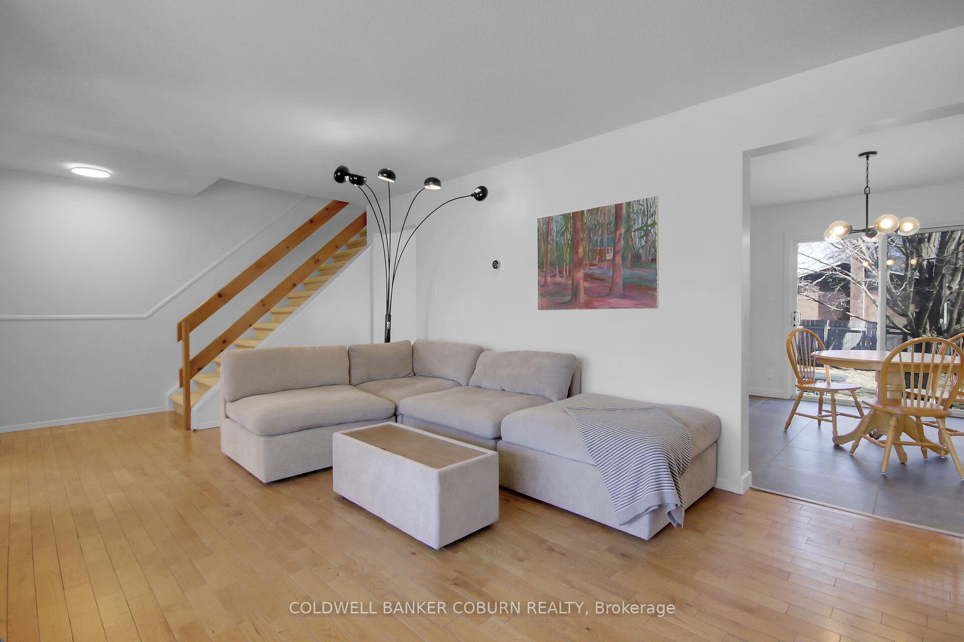 Photo 10 of 31 Ormsby Drive, Ottawa, Richmond — HOMEH