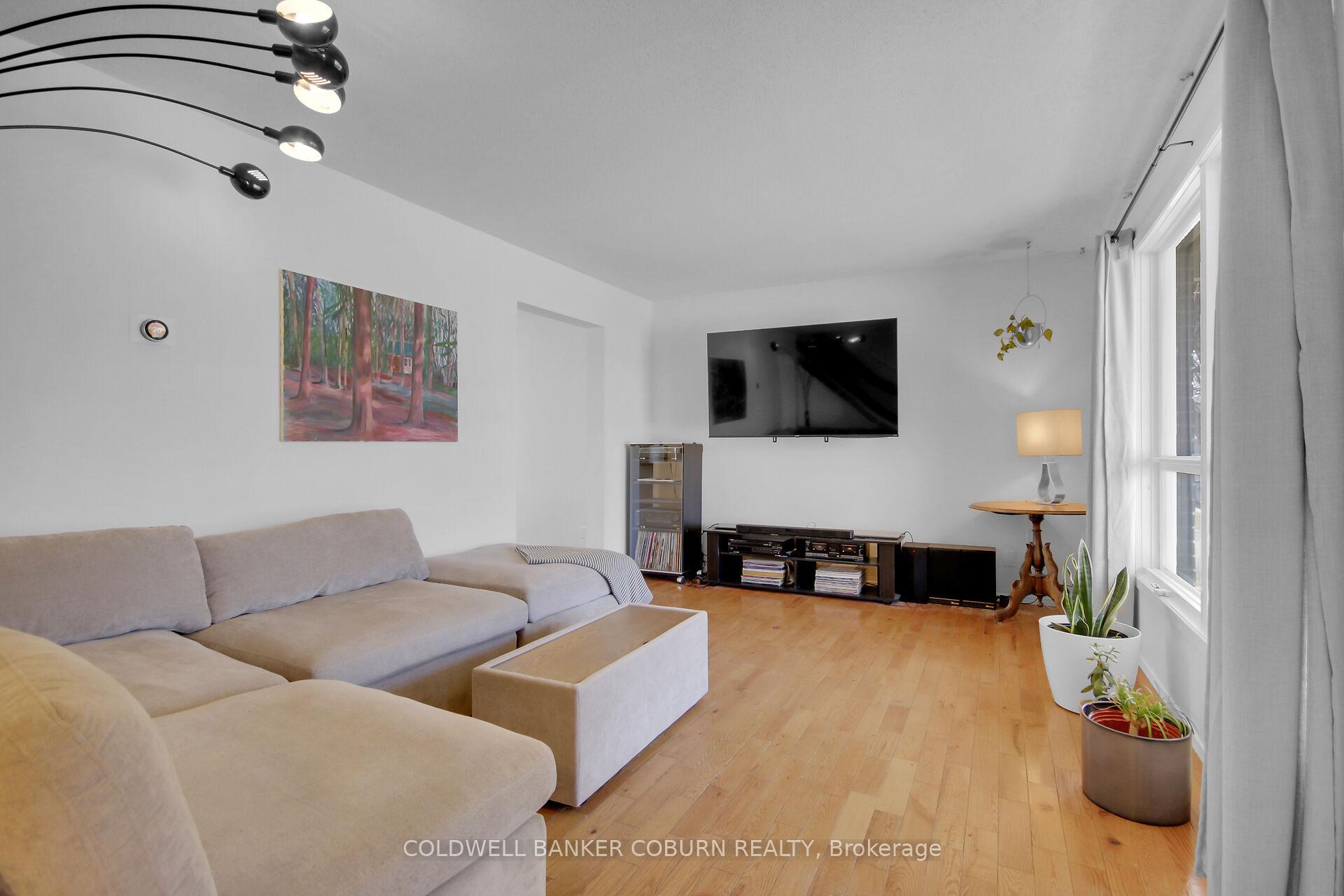 Photo 15 of 31 Ormsby Drive, Ottawa, Richmond — HOMEH