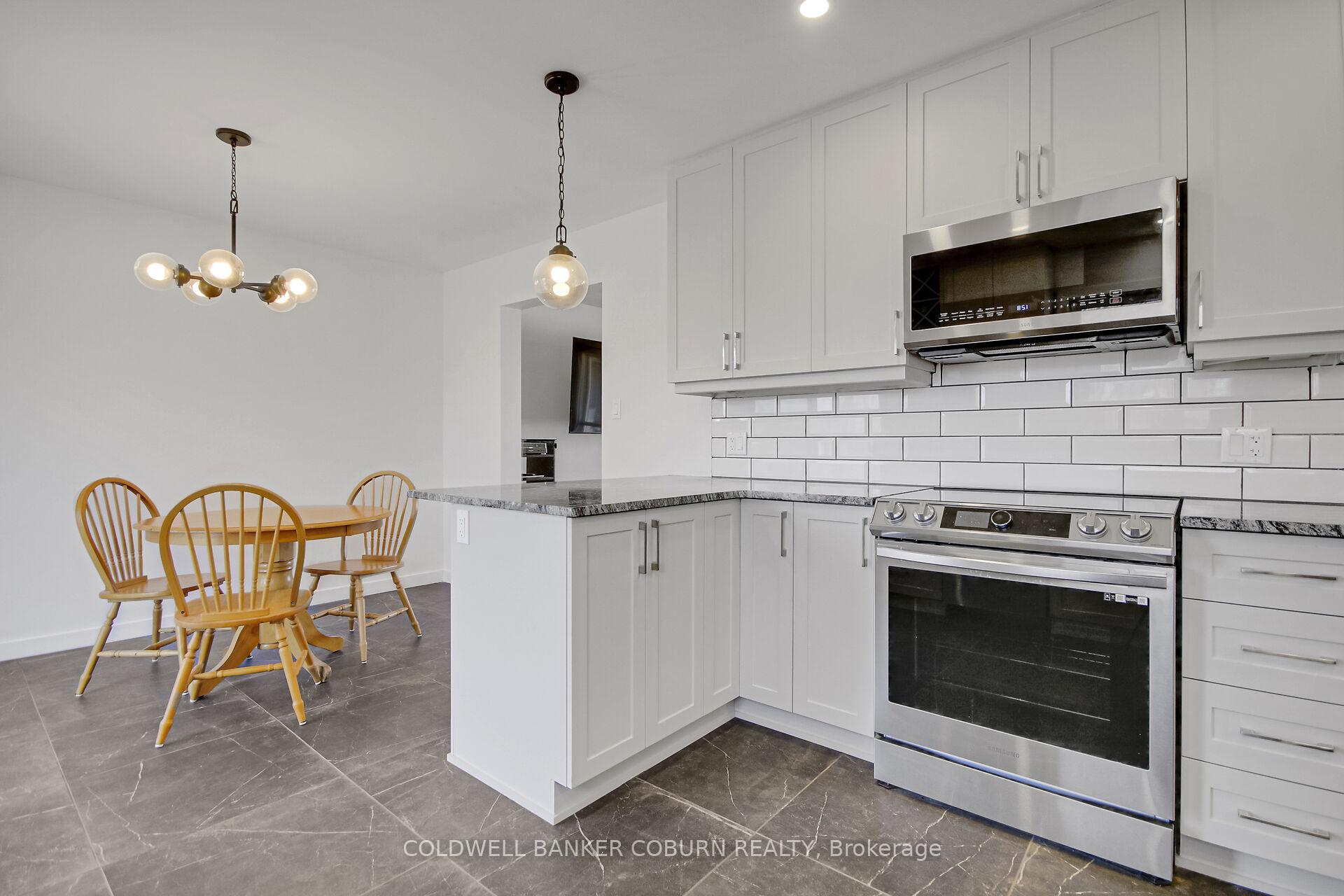 Photo 20 of 31 Ormsby Drive, Ottawa, Richmond — HOMEH