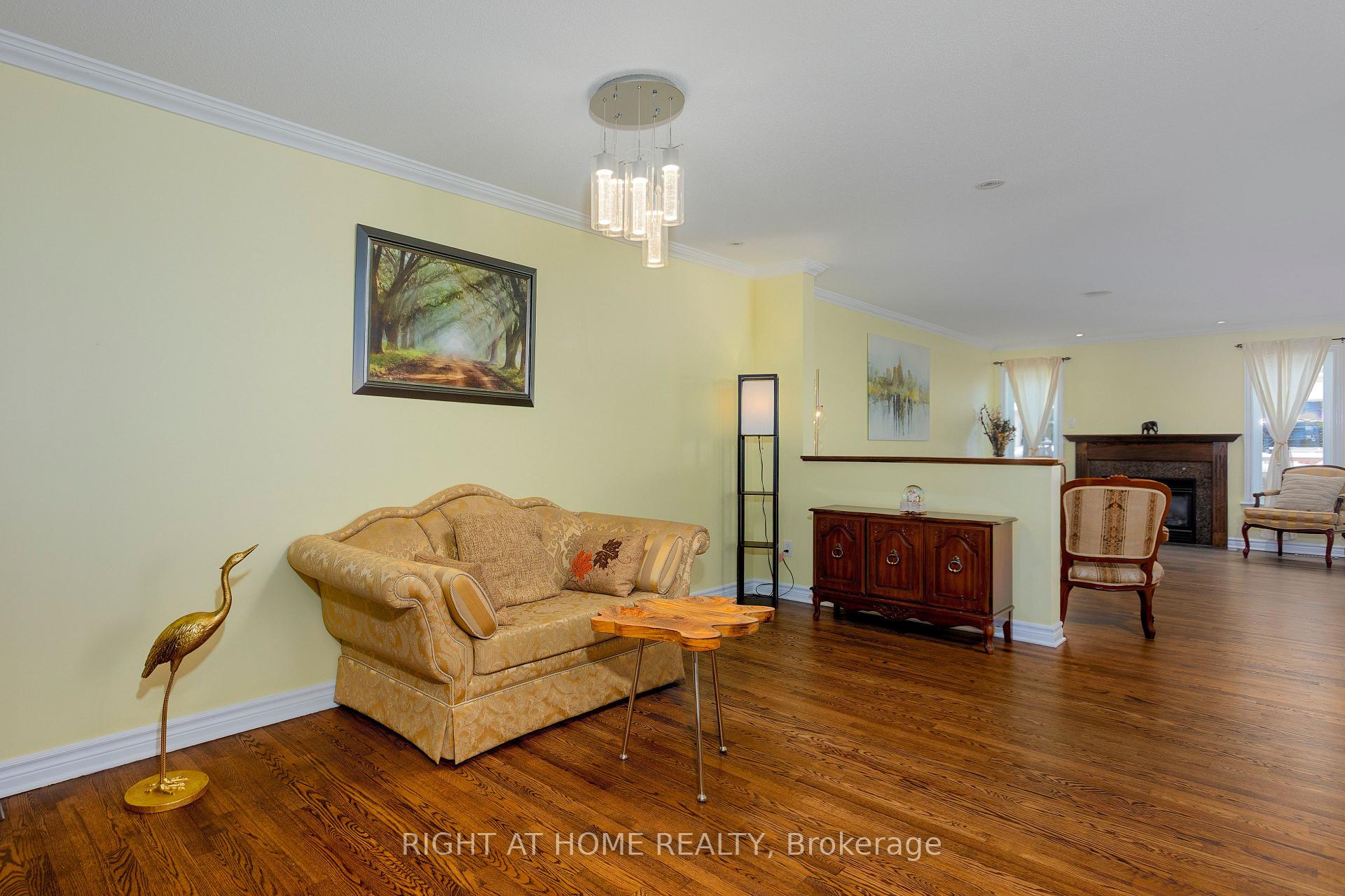 Photo 9 of 244 Tewsley Drive, Ottawa, Riverside South/Gloucester Glen — HOMEH