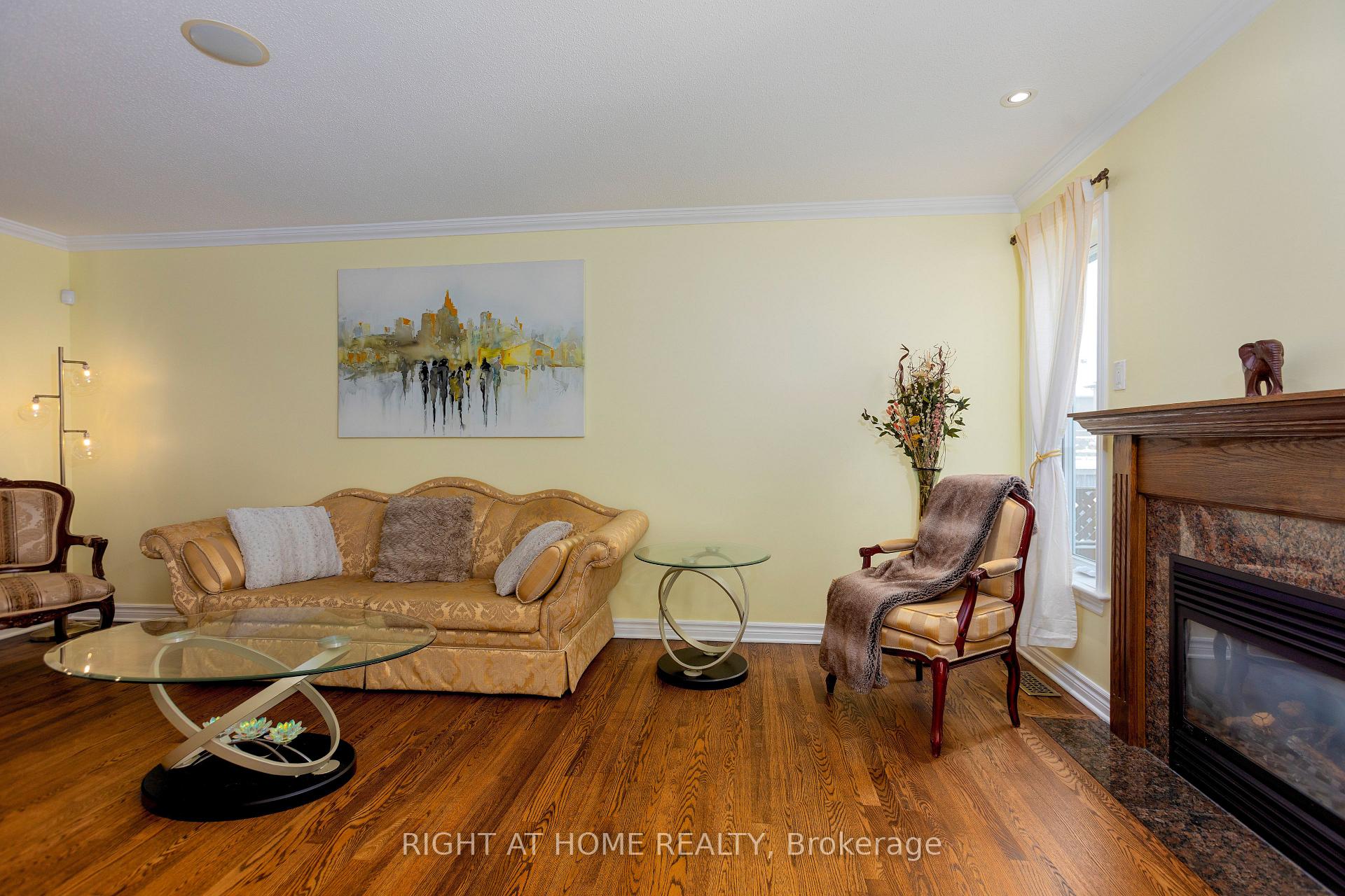 Photo 11 of 244 Tewsley Drive, Ottawa, Riverside South/Gloucester Glen — HOMEH