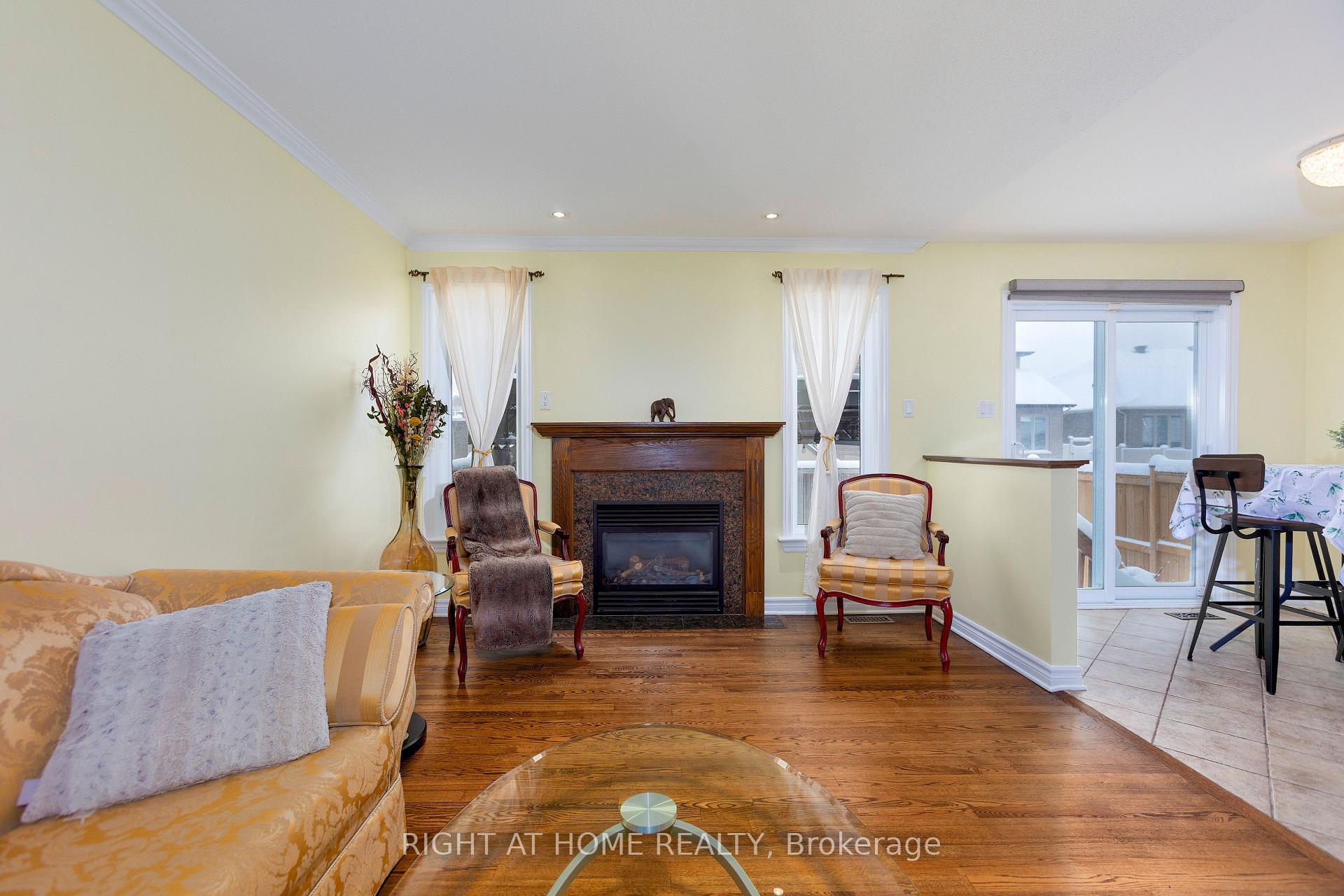 Photo 12 of 244 Tewsley Drive, Ottawa, Riverside South/Gloucester Glen — HOMEH