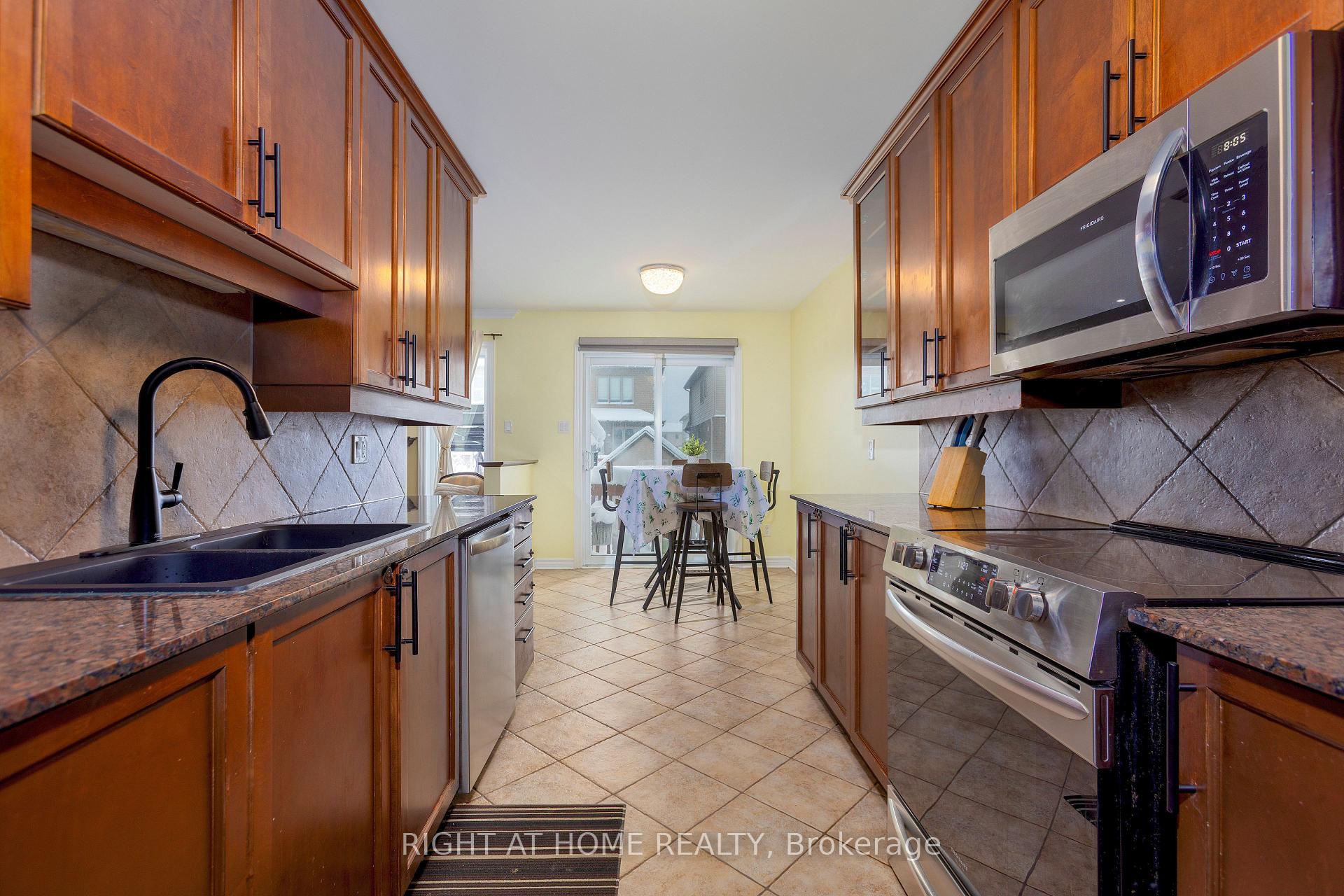 Photo 18 of 244 Tewsley Drive, Ottawa, Riverside South/Gloucester Glen — HOMEH