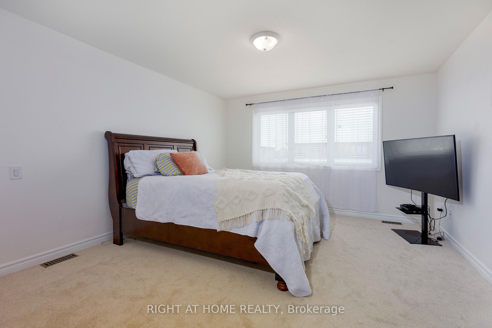 Photo 27 of 244 Tewsley Drive, Ottawa, Riverside South/Gloucester Glen — HOMEH