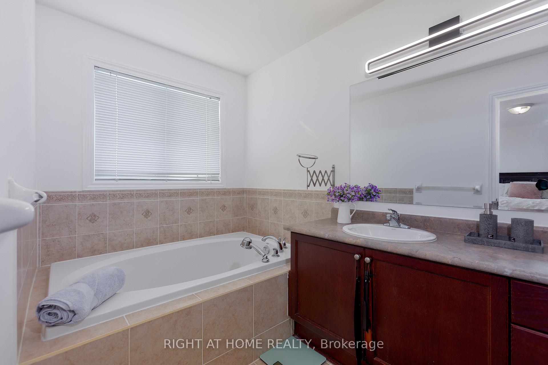 Photo 30 of 244 Tewsley Drive, Ottawa, Riverside South/Gloucester Glen — HOMEH