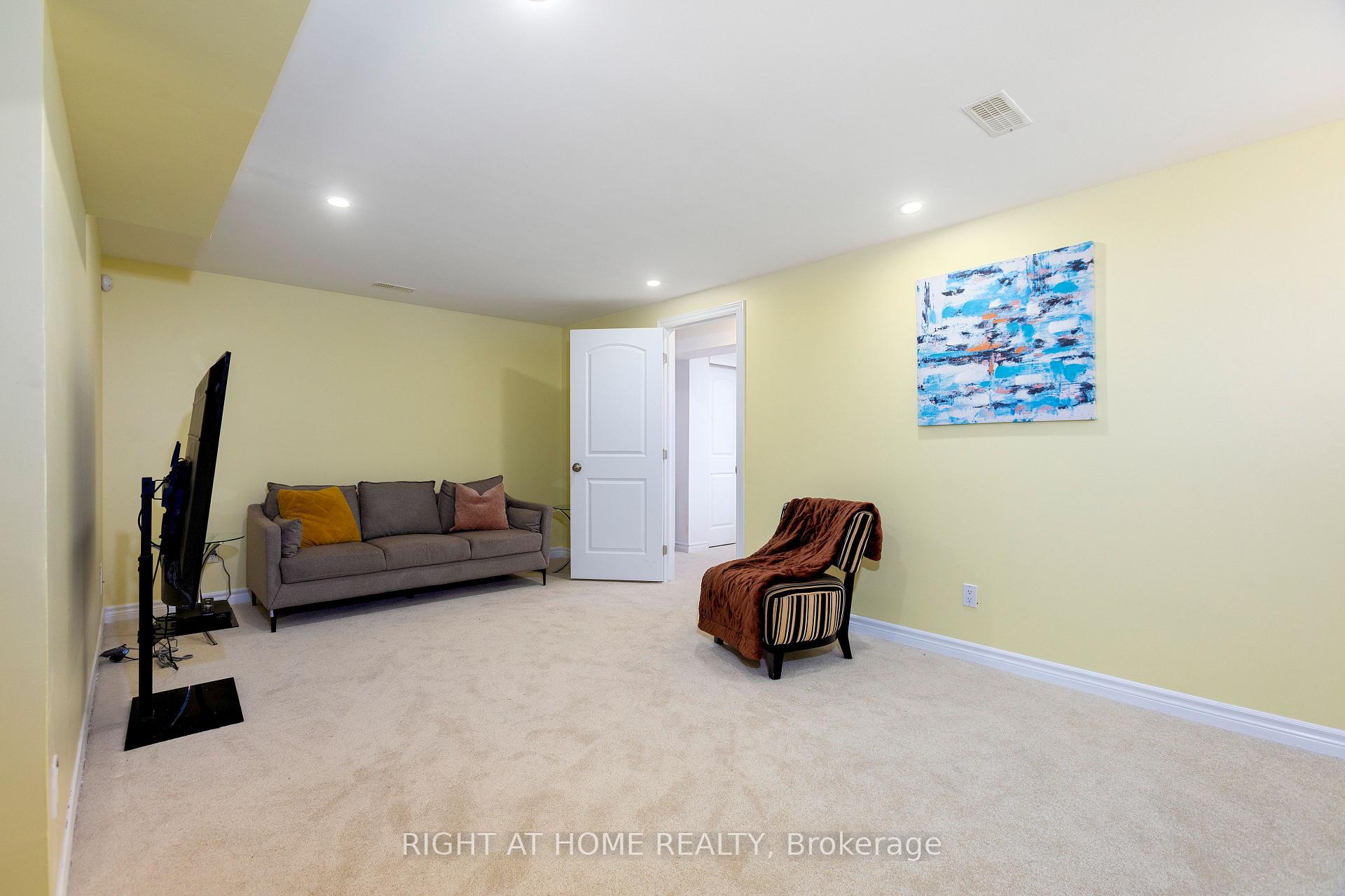 Photo 31 of 244 Tewsley Drive, Ottawa, Riverside South/Gloucester Glen — HOMEH