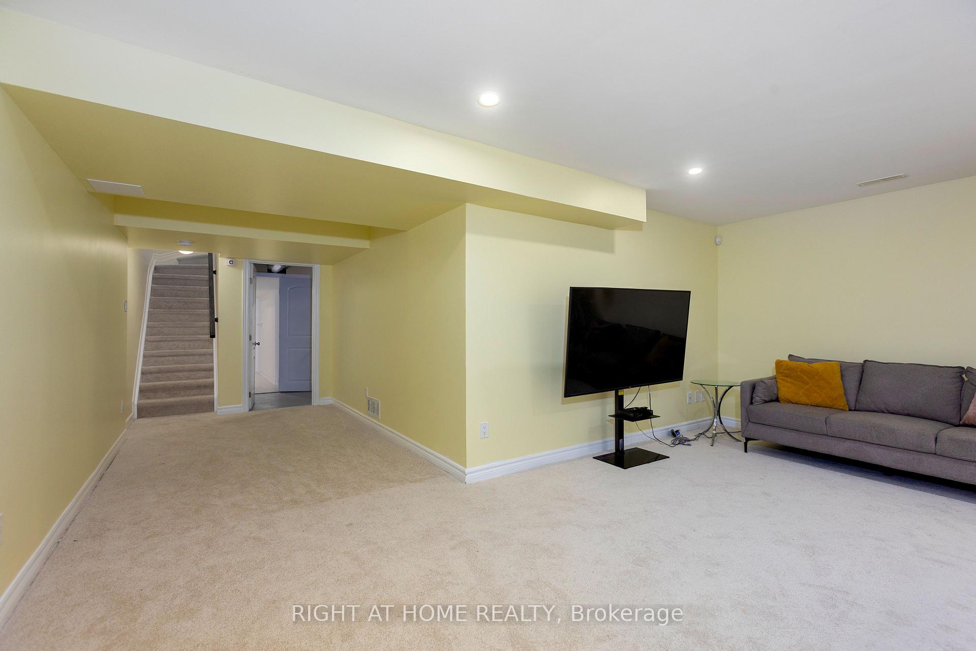 Photo 32 of 244 Tewsley Drive, Ottawa, Riverside South/Gloucester Glen — HOMEH