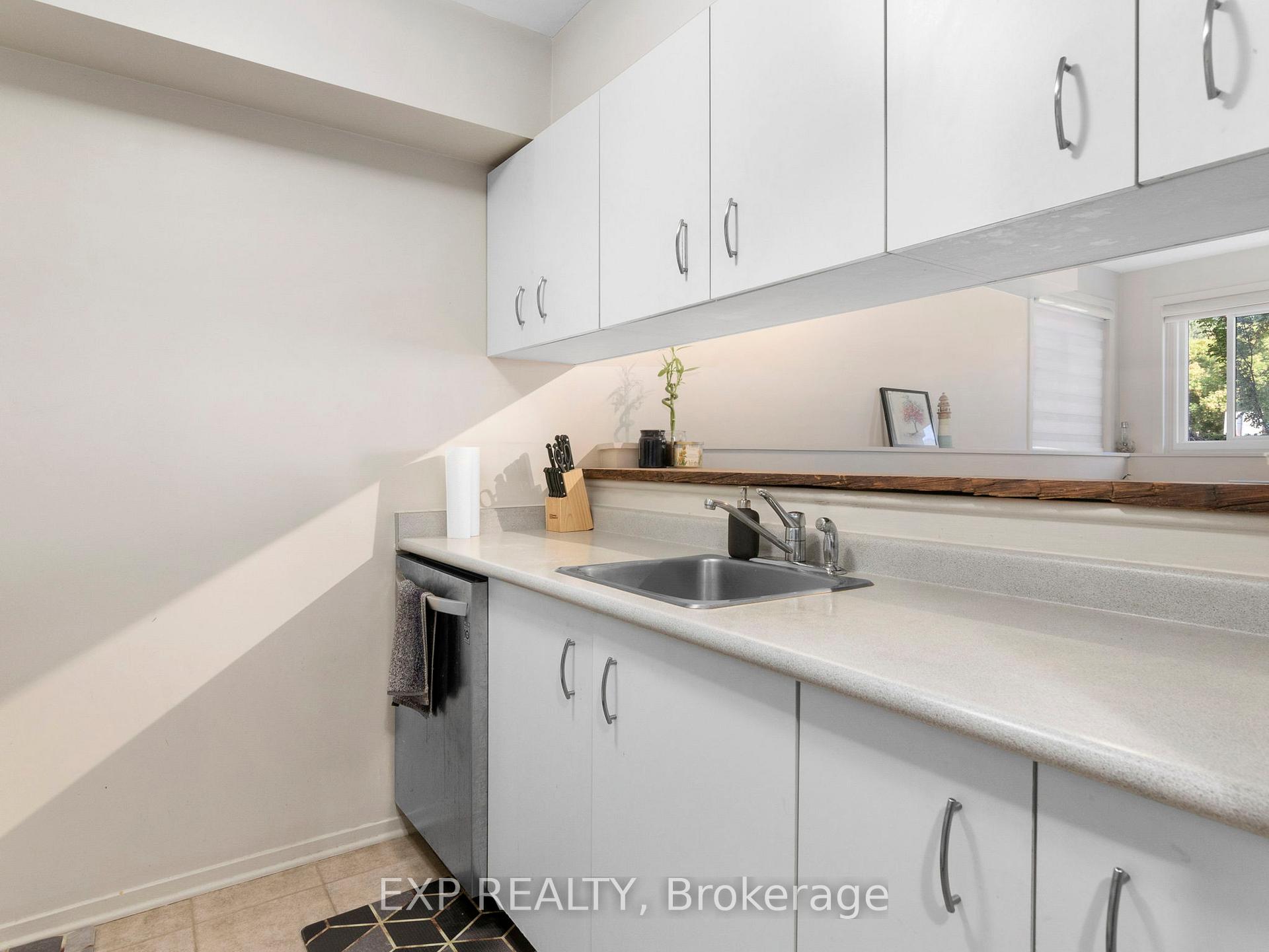 Photo 6 of Unit 109, 345 Centrum Boulevard, Ottawa, Bilberry Creek/Queenswood Heights — HOMEH