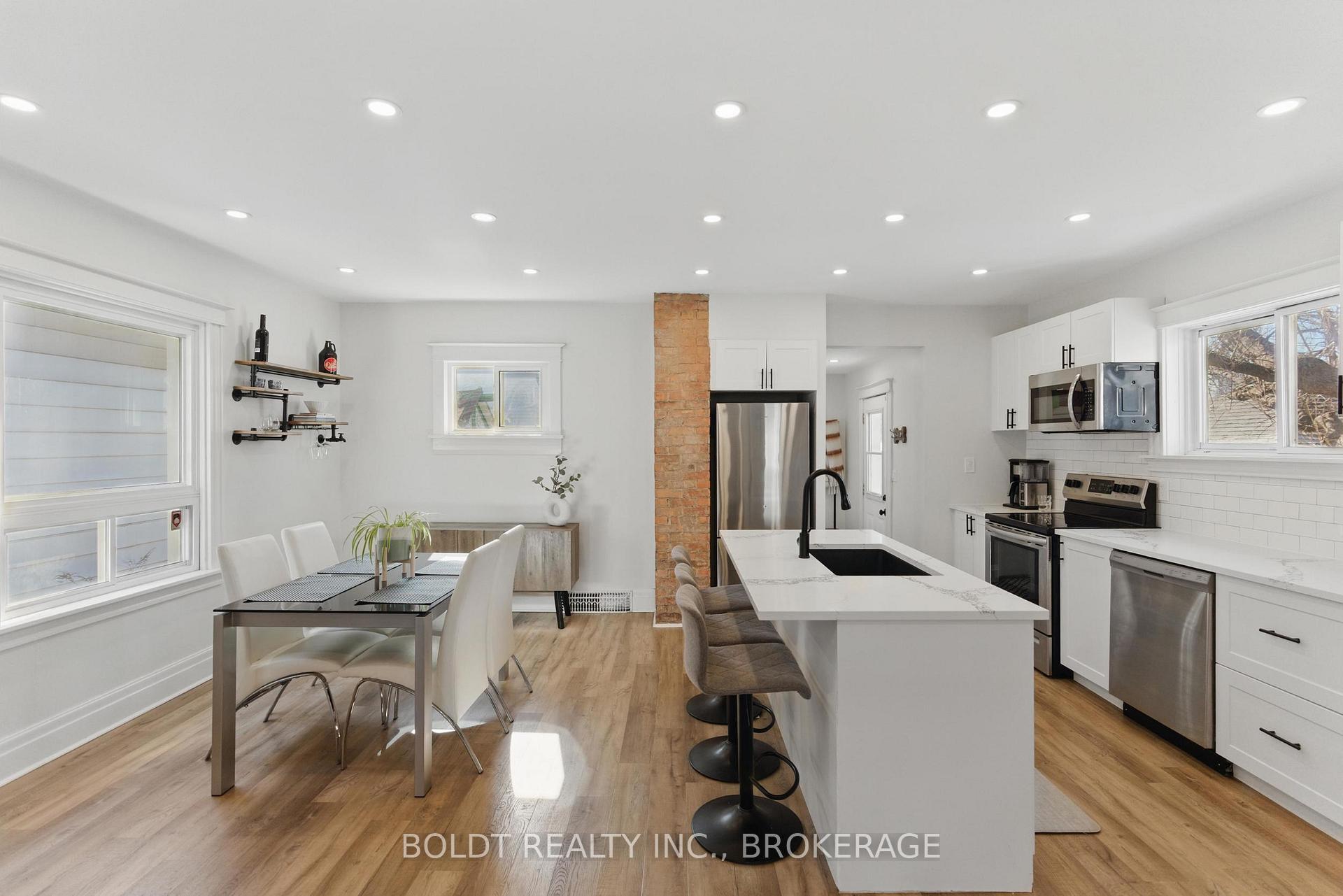 Photo 6 of 171 Lake Street, St. Catharines, Downtown — HOMEH