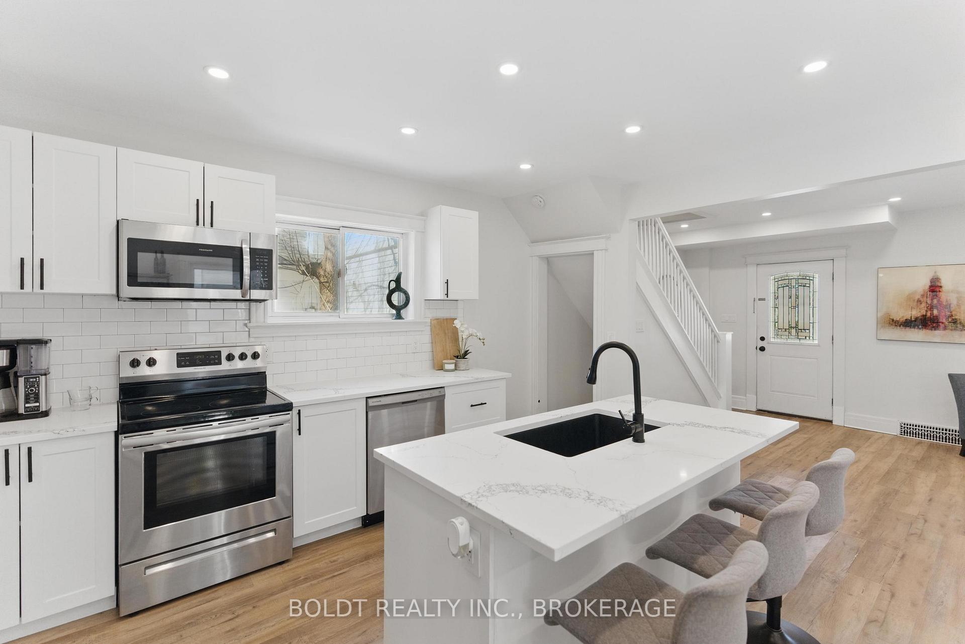 Photo 9 of 171 Lake Street, St. Catharines, Downtown — HOMEH