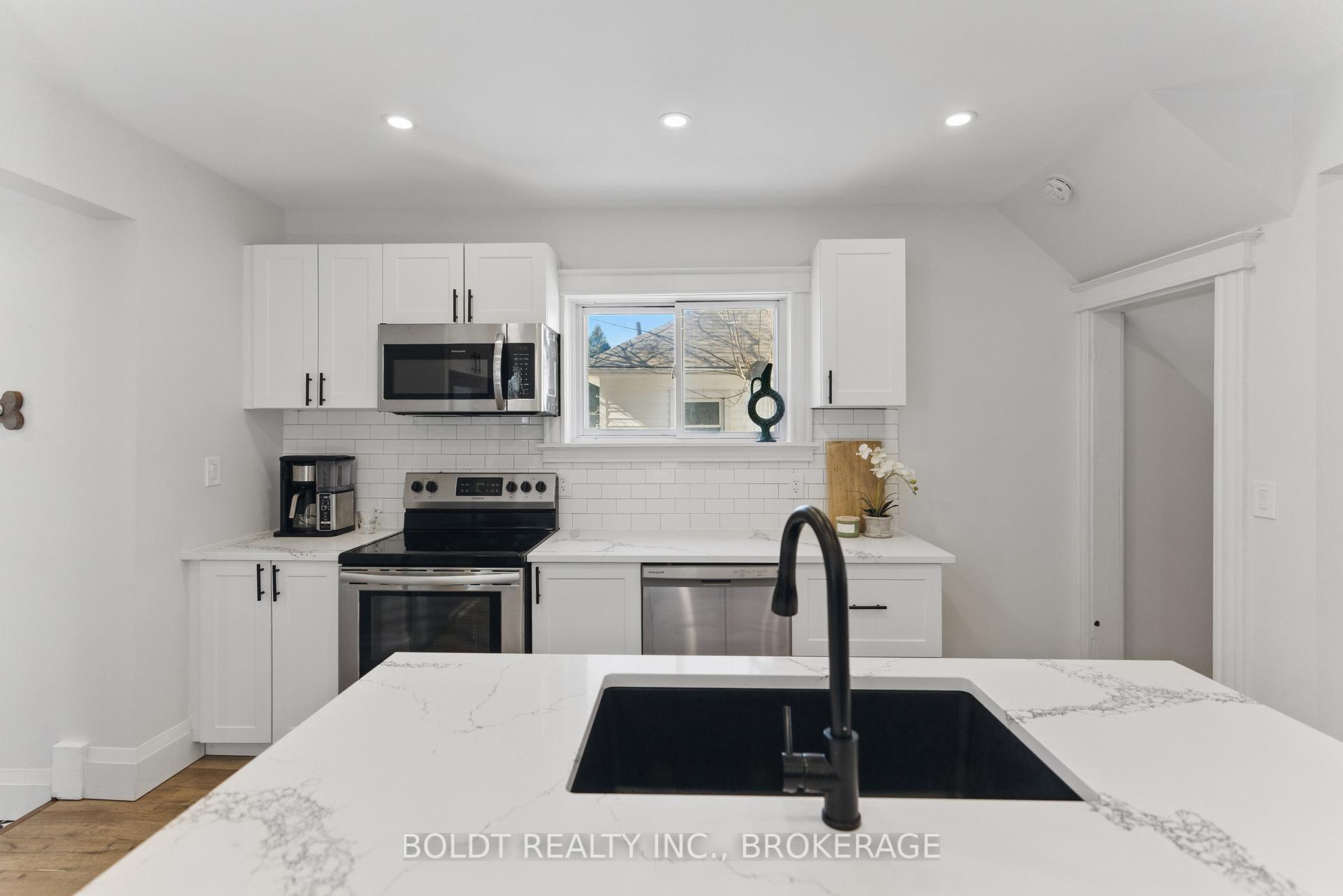 Photo 10 of 171 Lake Street, St. Catharines, Downtown — HOMEH
