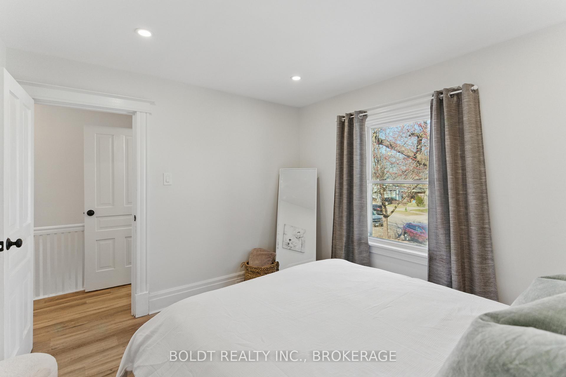 Photo 16 of 171 Lake Street, St. Catharines, Downtown — HOMEH