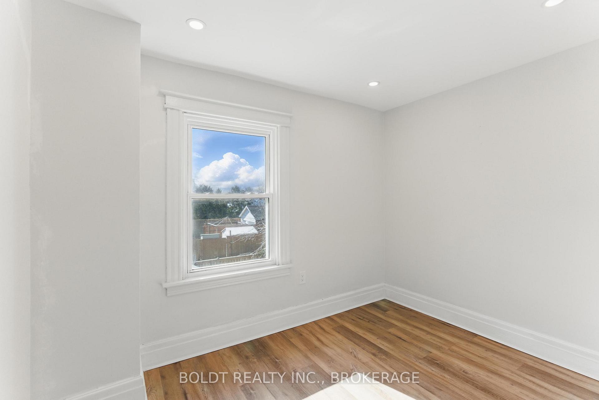 Photo 19 of 171 Lake Street, St. Catharines, Downtown — HOMEH