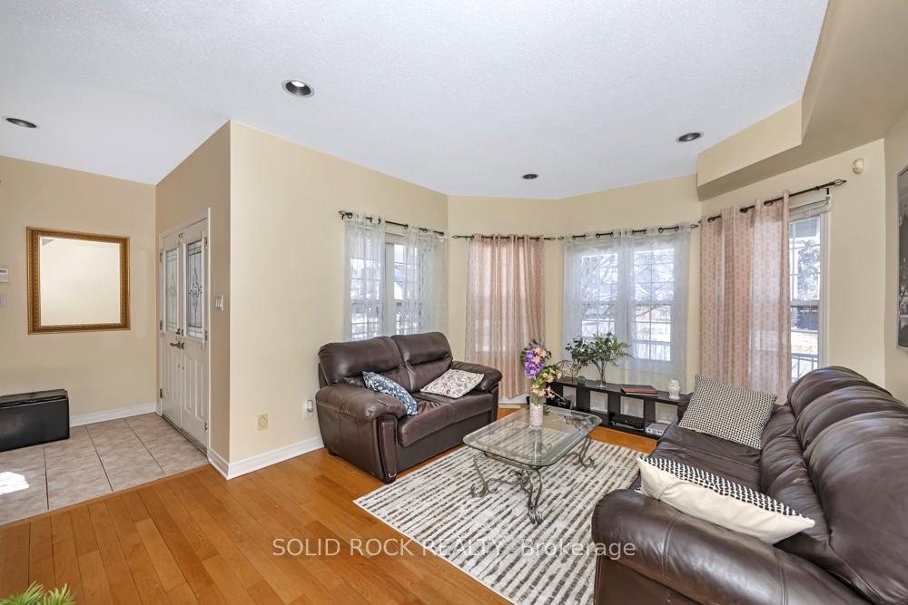 Photo 5 of 9 Eliza Crescent, Ottawa, Stittsville (South) — HOMEH