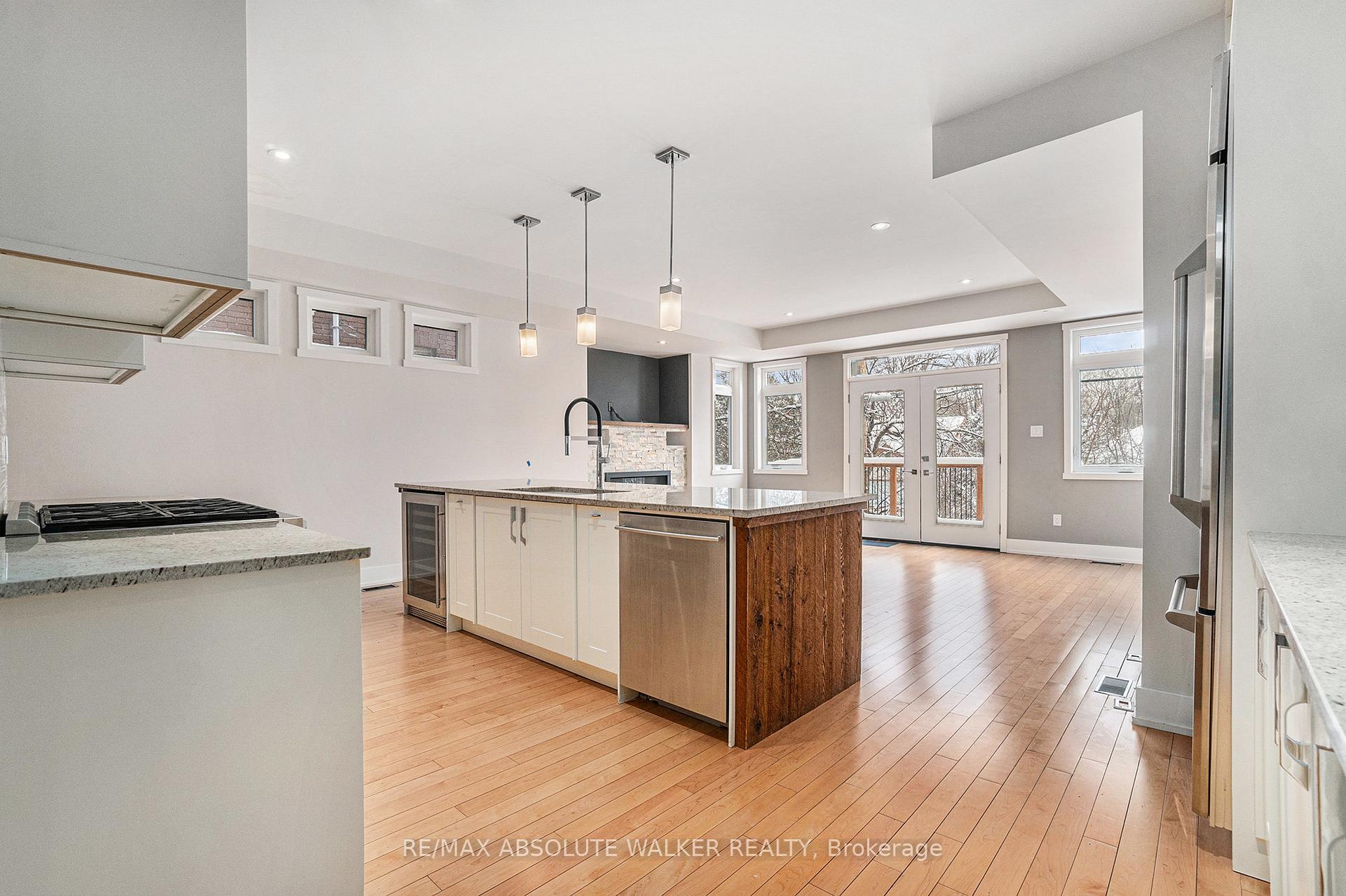 Photo 5 of 283 Kirchoffer Avenue, Ottawa, Westboro West — HOMEH