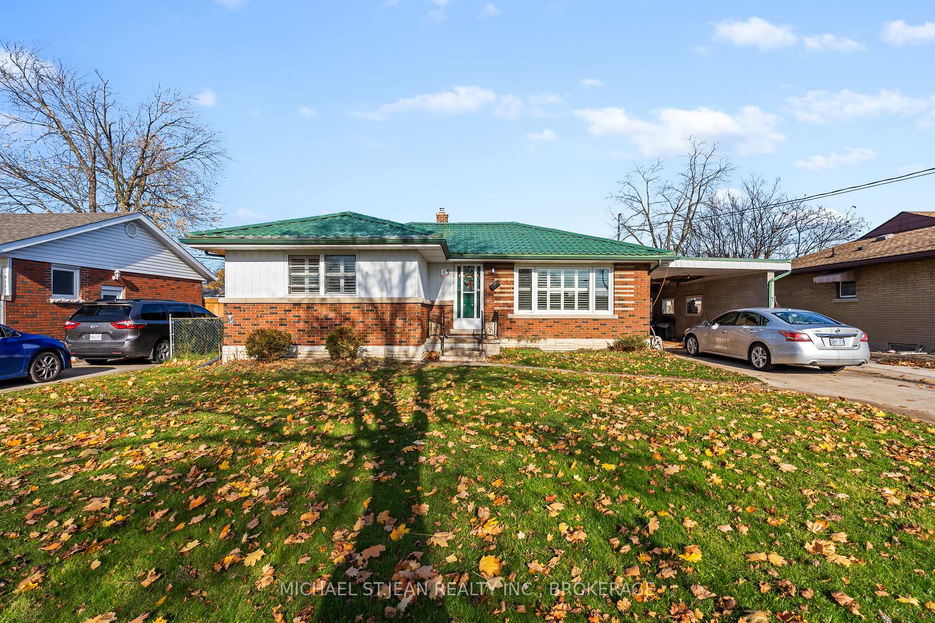 Photo 2 of 3 Broadmore Avenue, St. Catharines, Carlton/Bunting — HOMEH