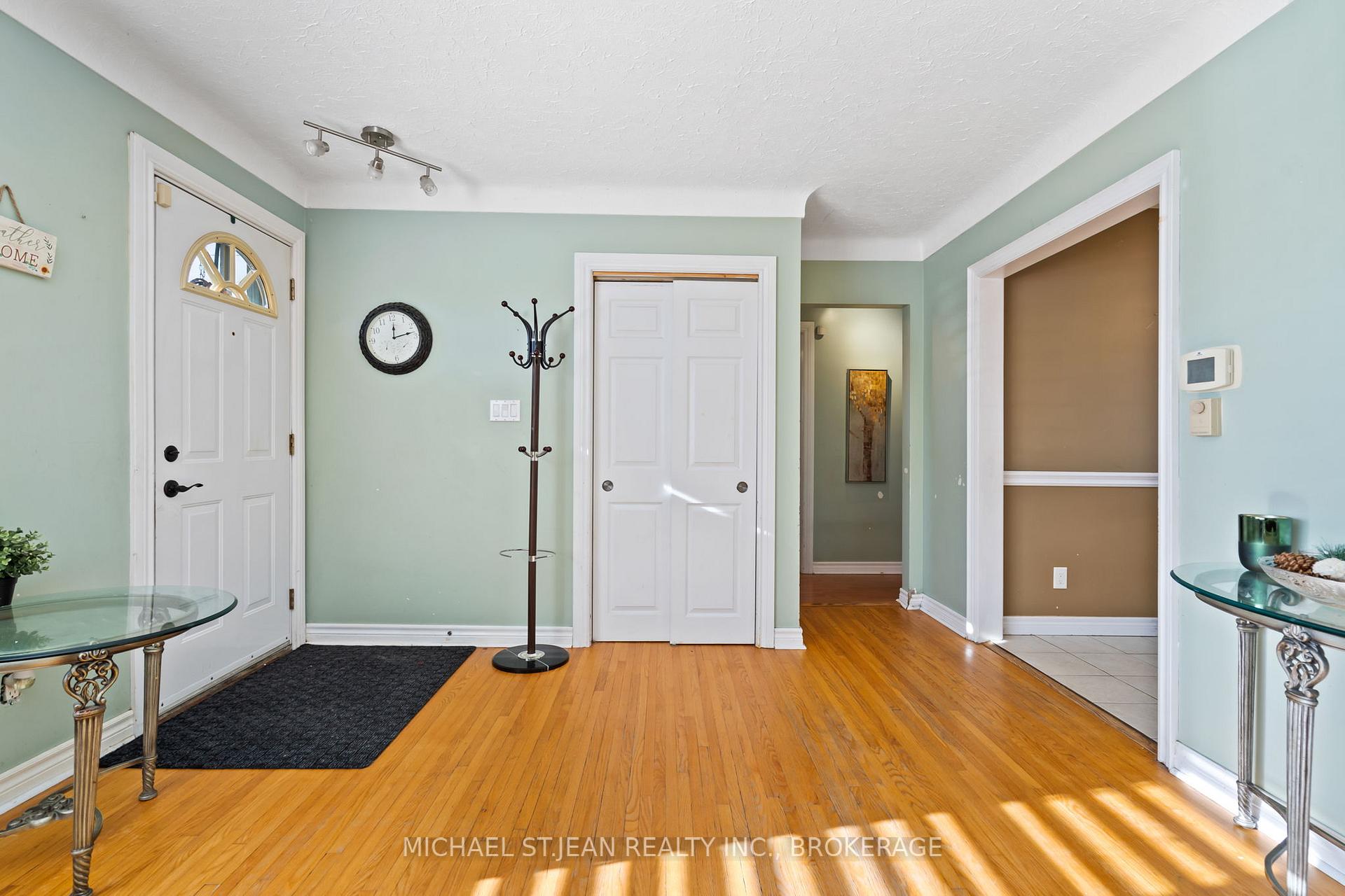 Photo 7 of 3 Broadmore Avenue, St. Catharines, Carlton/Bunting — HOMEH