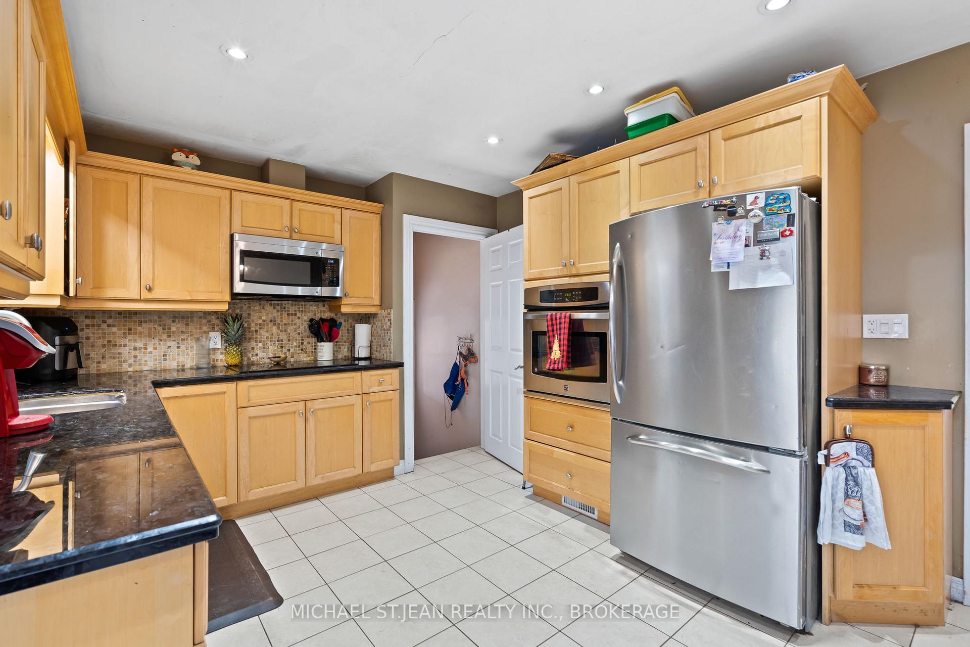 Photo 14 of 3 Broadmore Avenue, St. Catharines, Carlton/Bunting — HOMEH