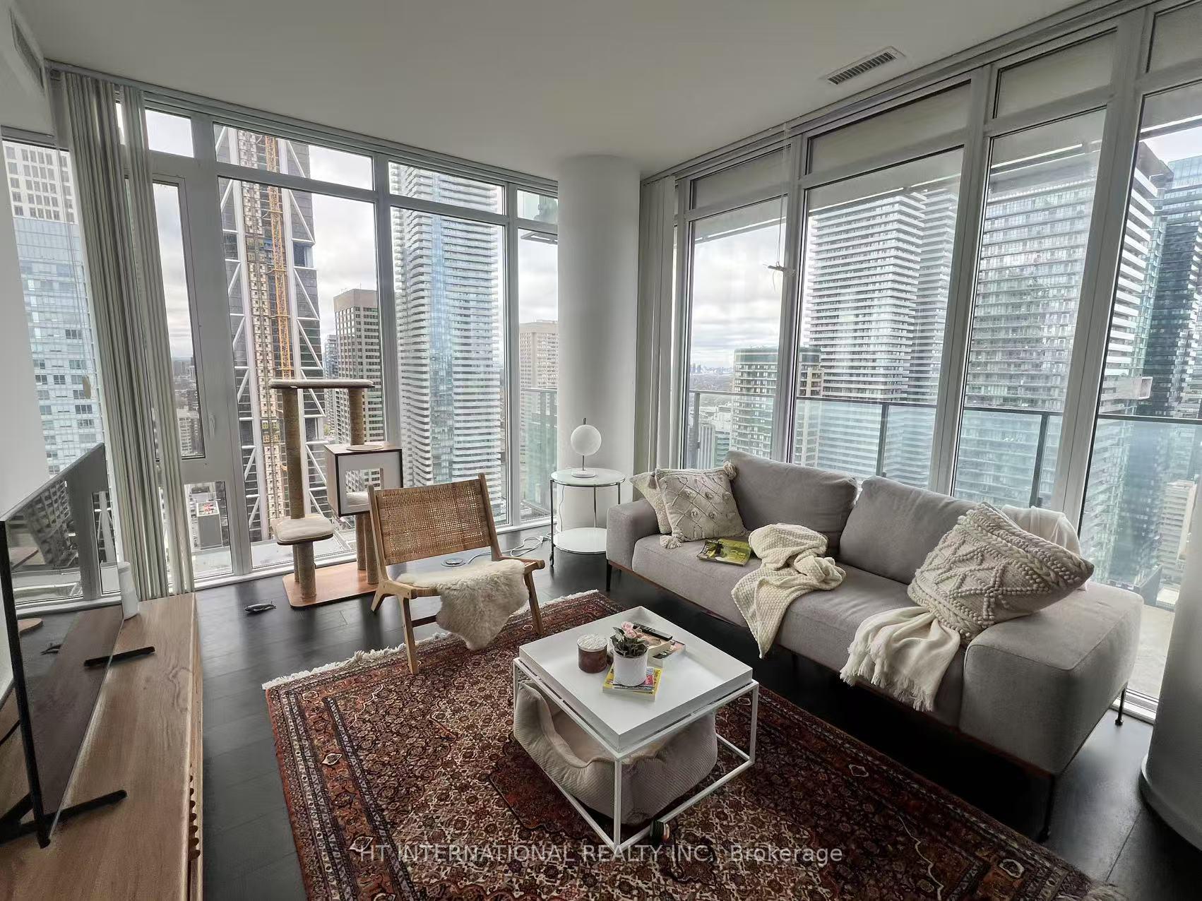 Front of Unit 3308, 75 St Nicholas Street