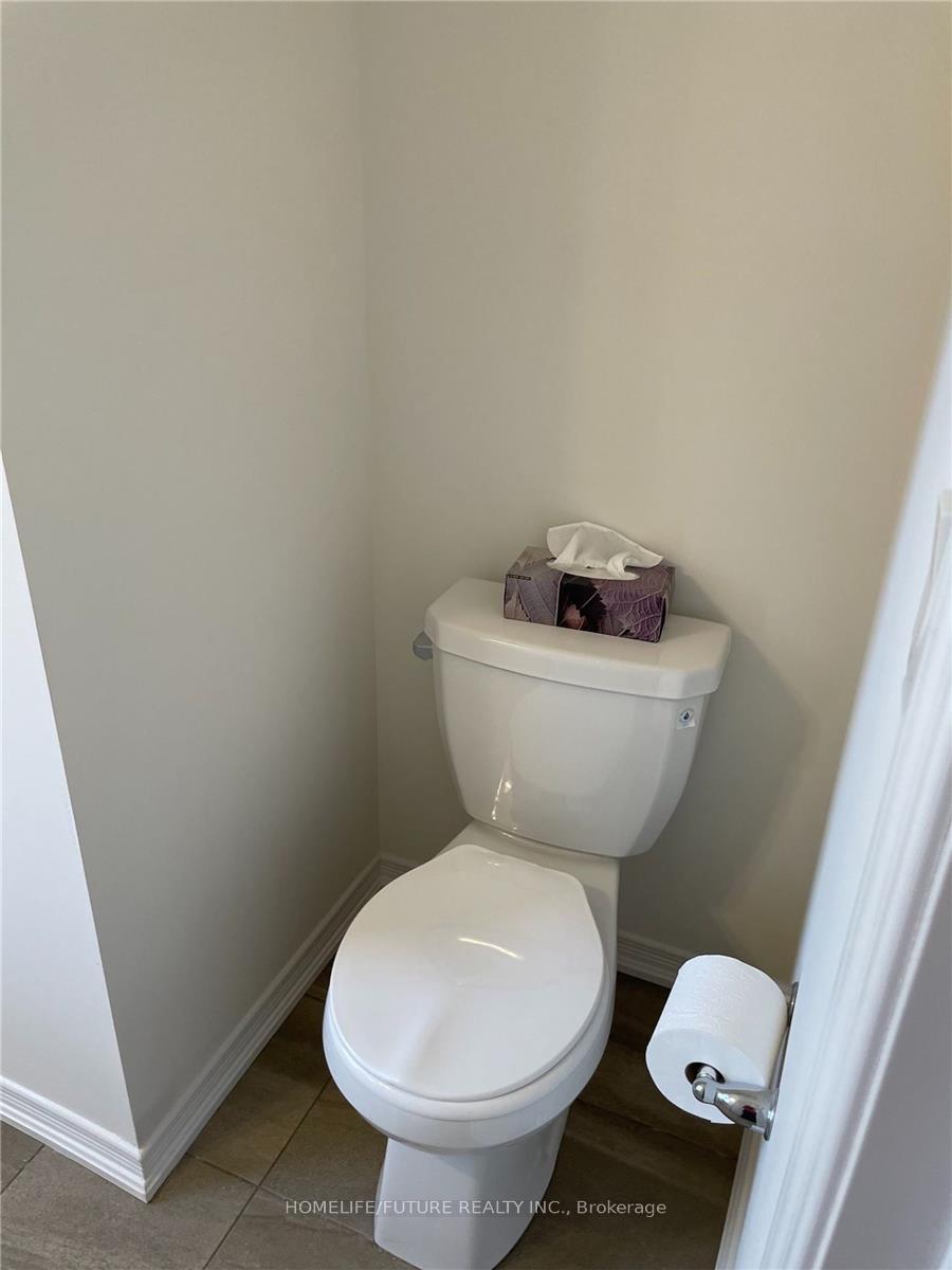 Photo 9 of Unit 94, 93 Danzatore Path, Oshawa, Windfields — HOMEH